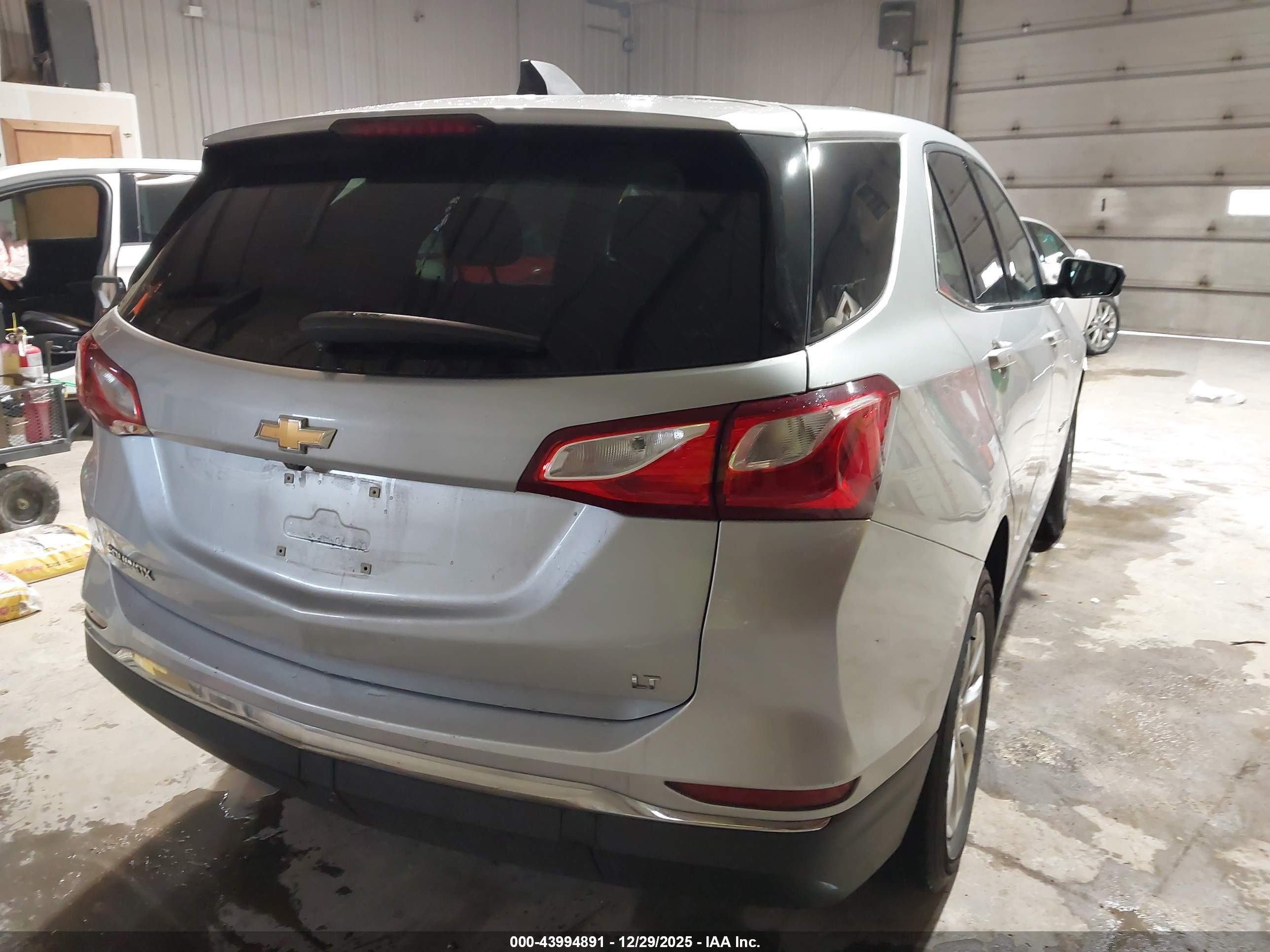 CHEVROLET EQUINOX image 4