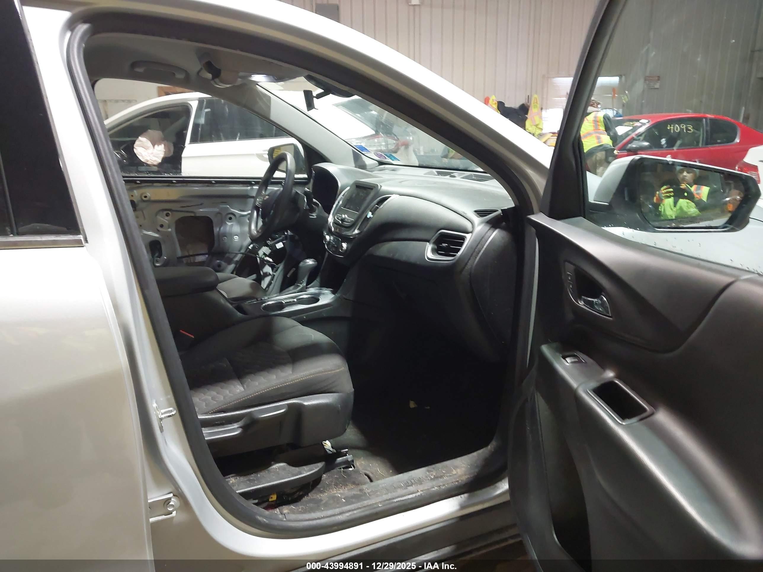 CHEVROLET EQUINOX image 5