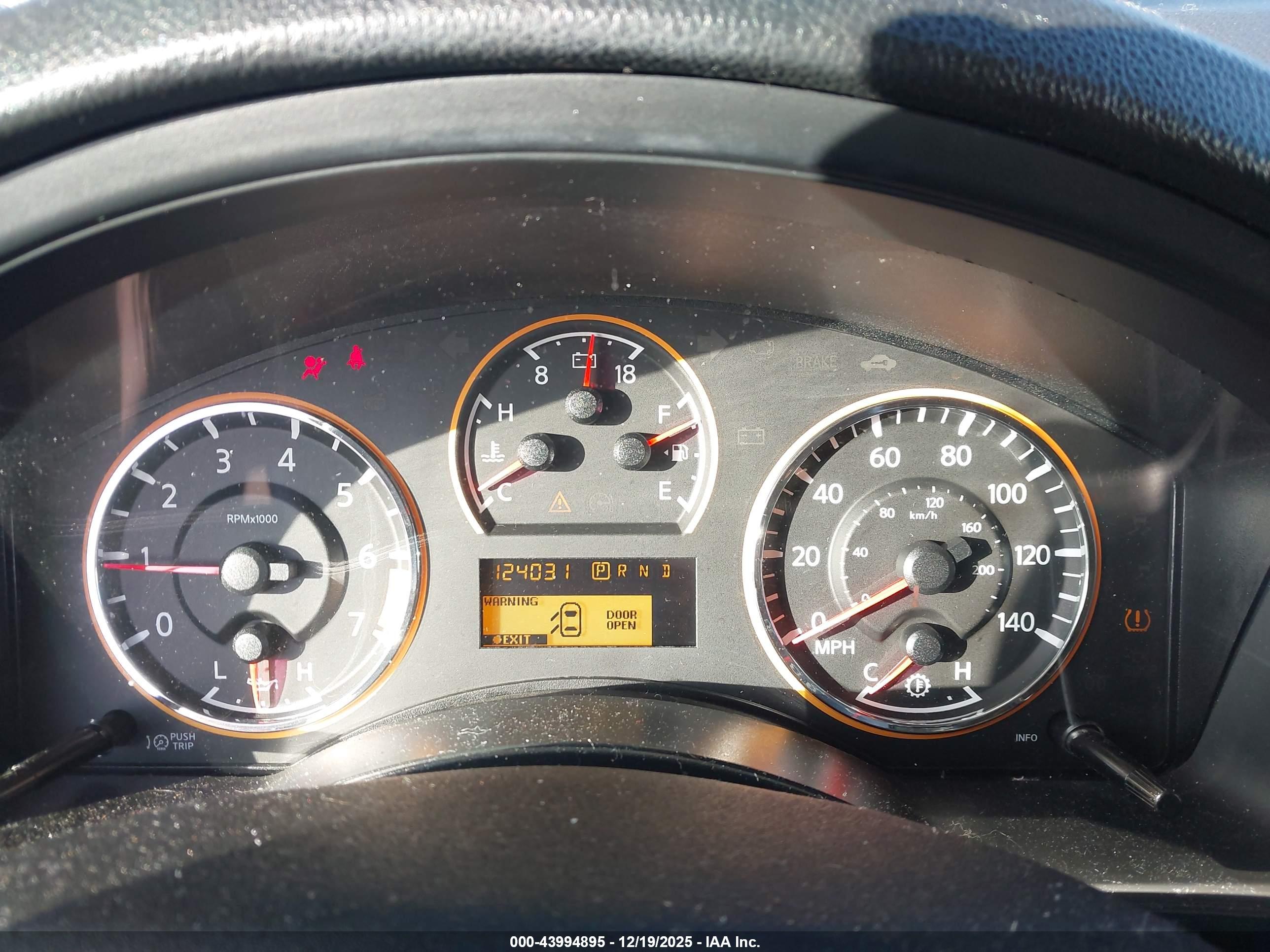 NISSAN ARMADA image 7