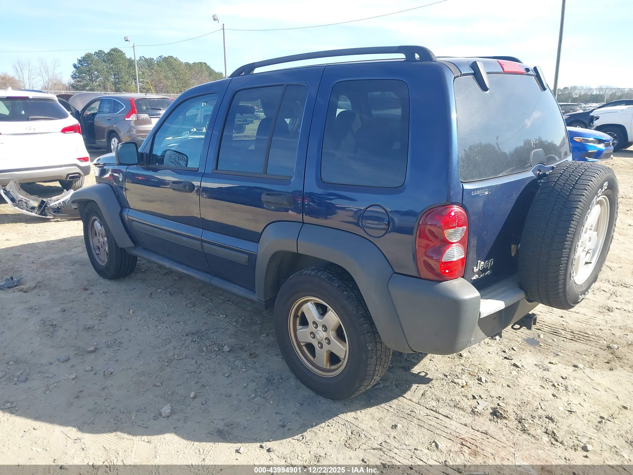 JEEP LIBERTY image 3