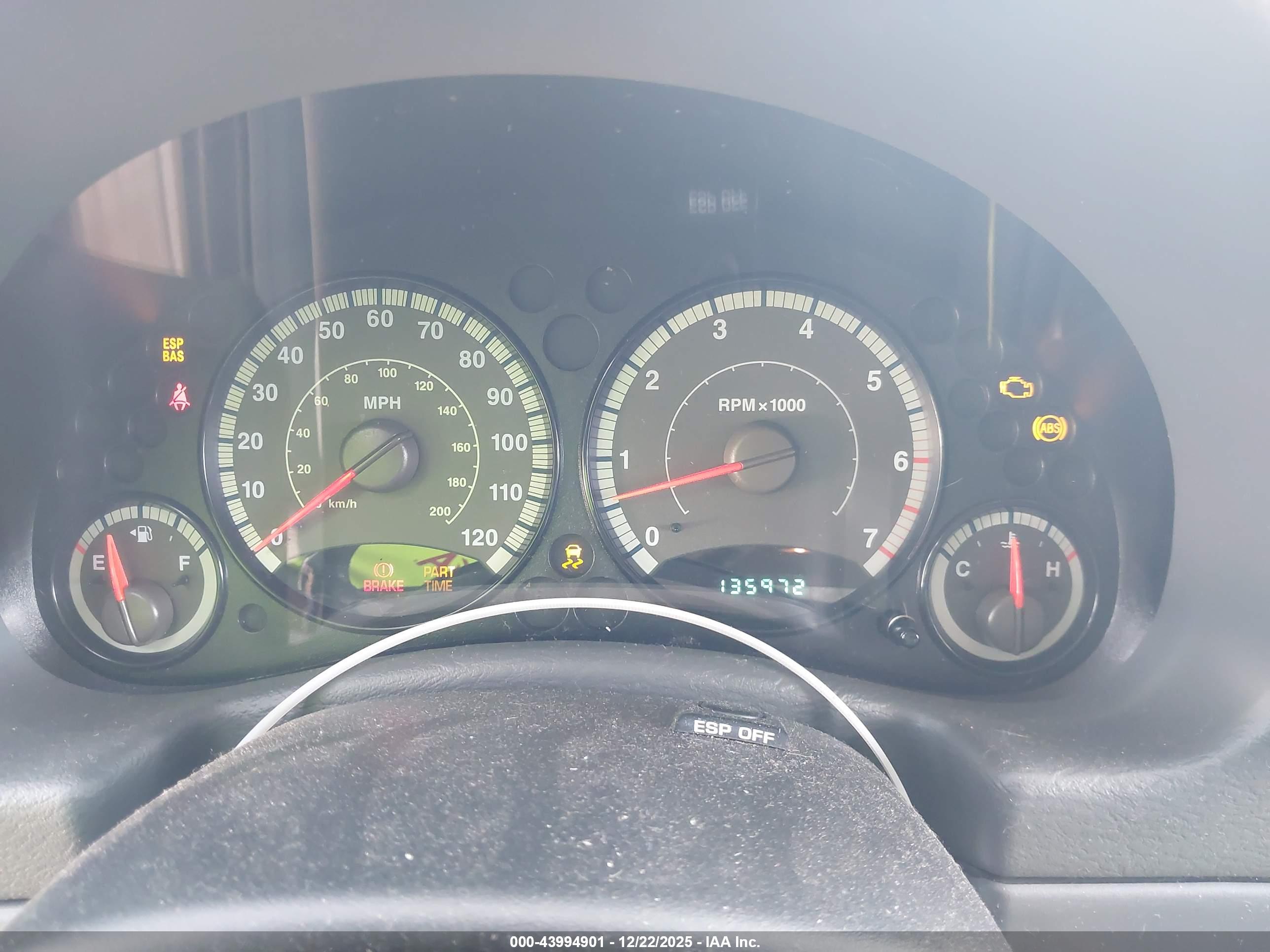 JEEP LIBERTY image 7