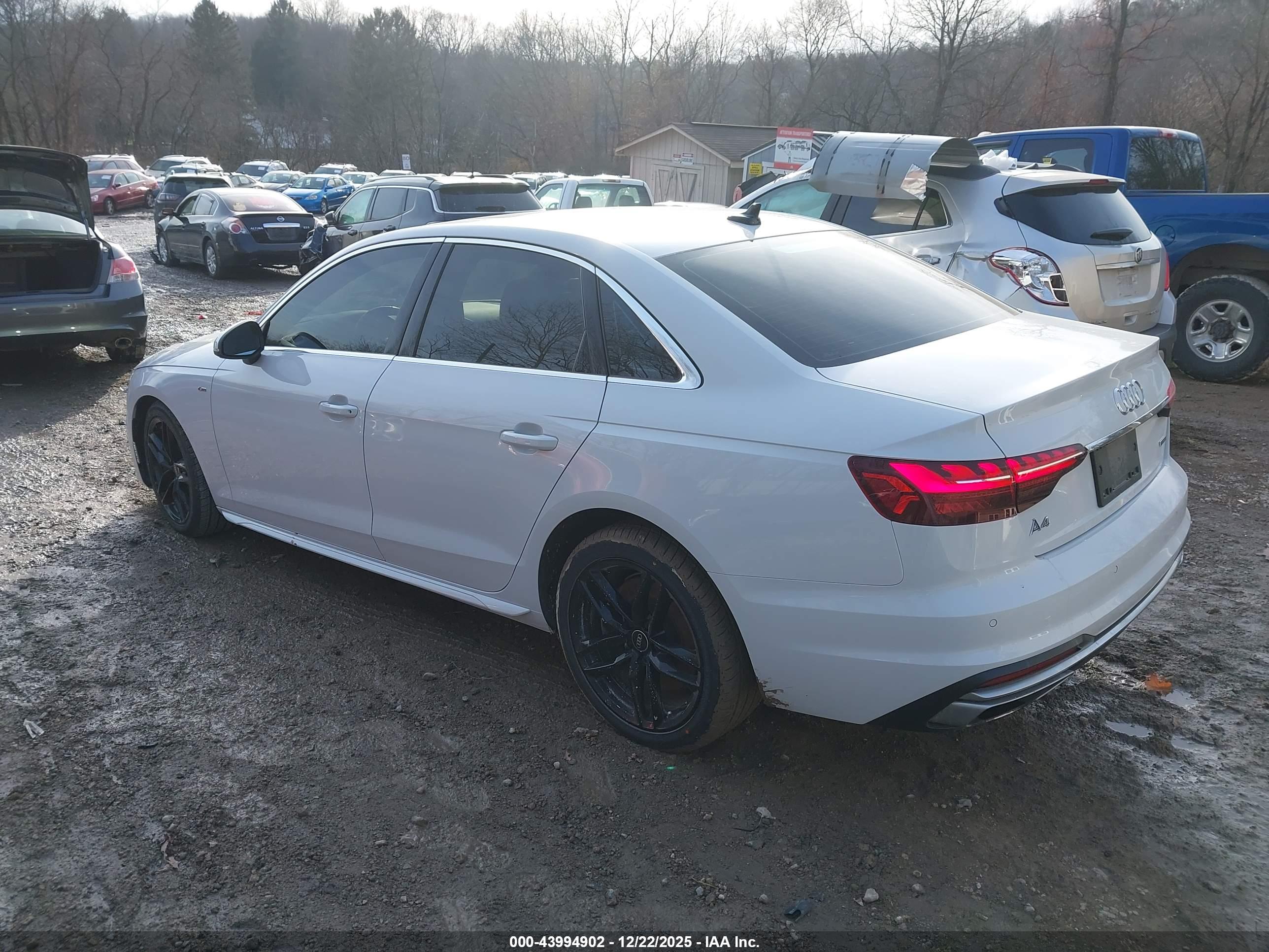AUDI A4 image 3
