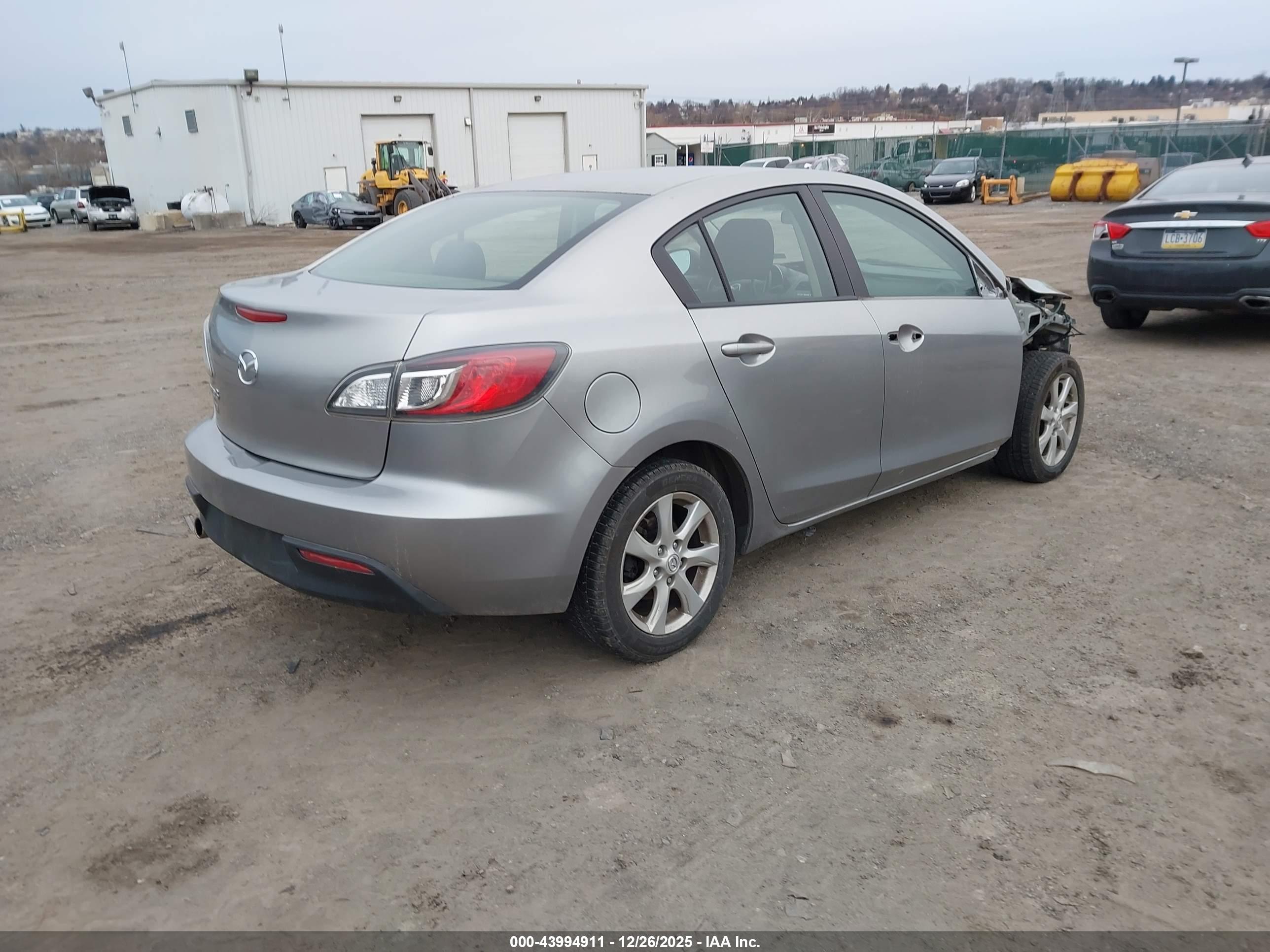MAZDA MAZDA3 image 4
