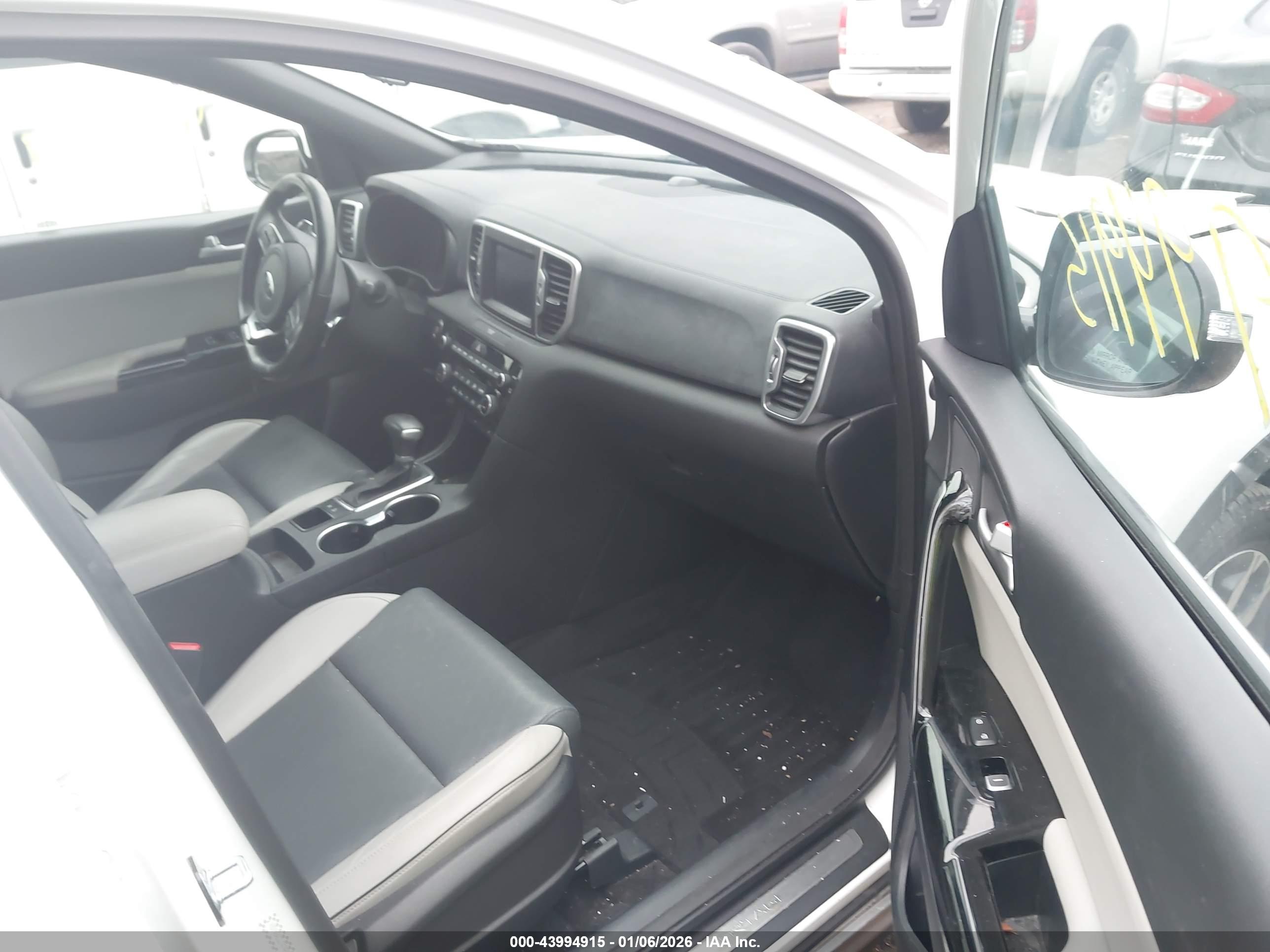 KIA SPORTAGE image 5