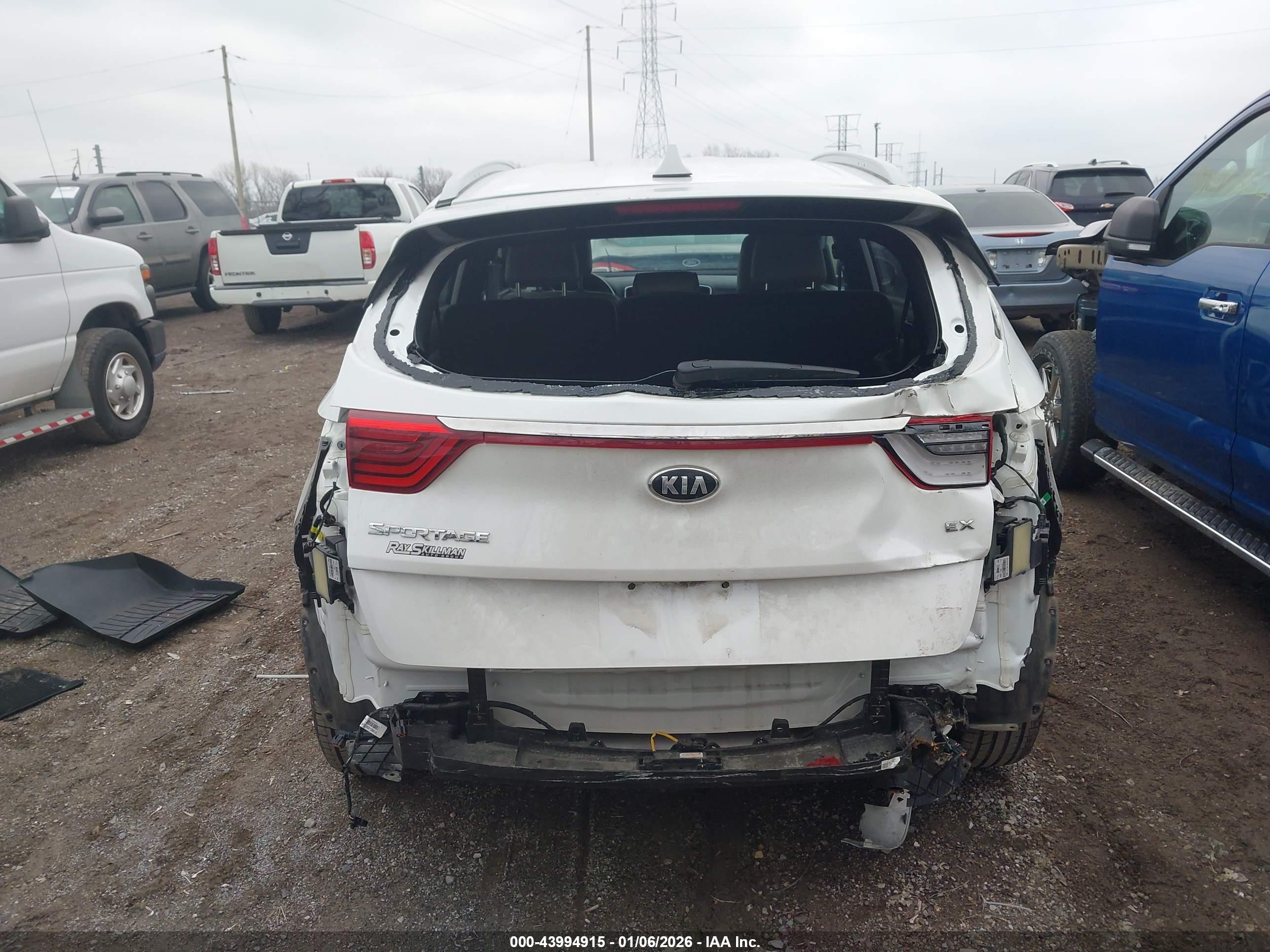 KIA SPORTAGE image 6