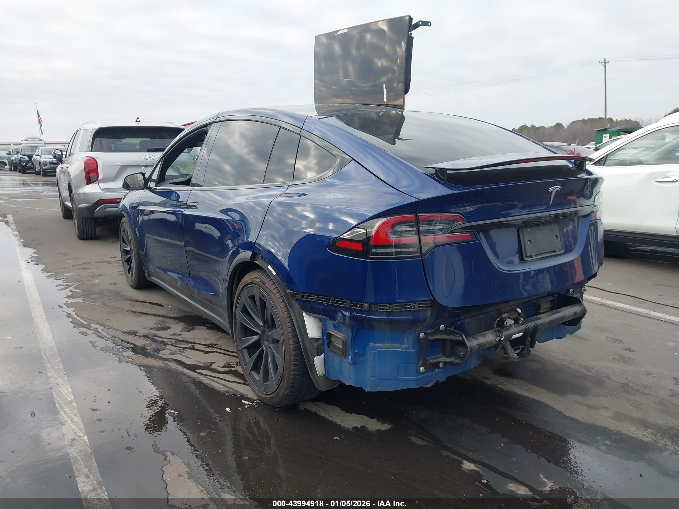 TESLA MODEL image 3