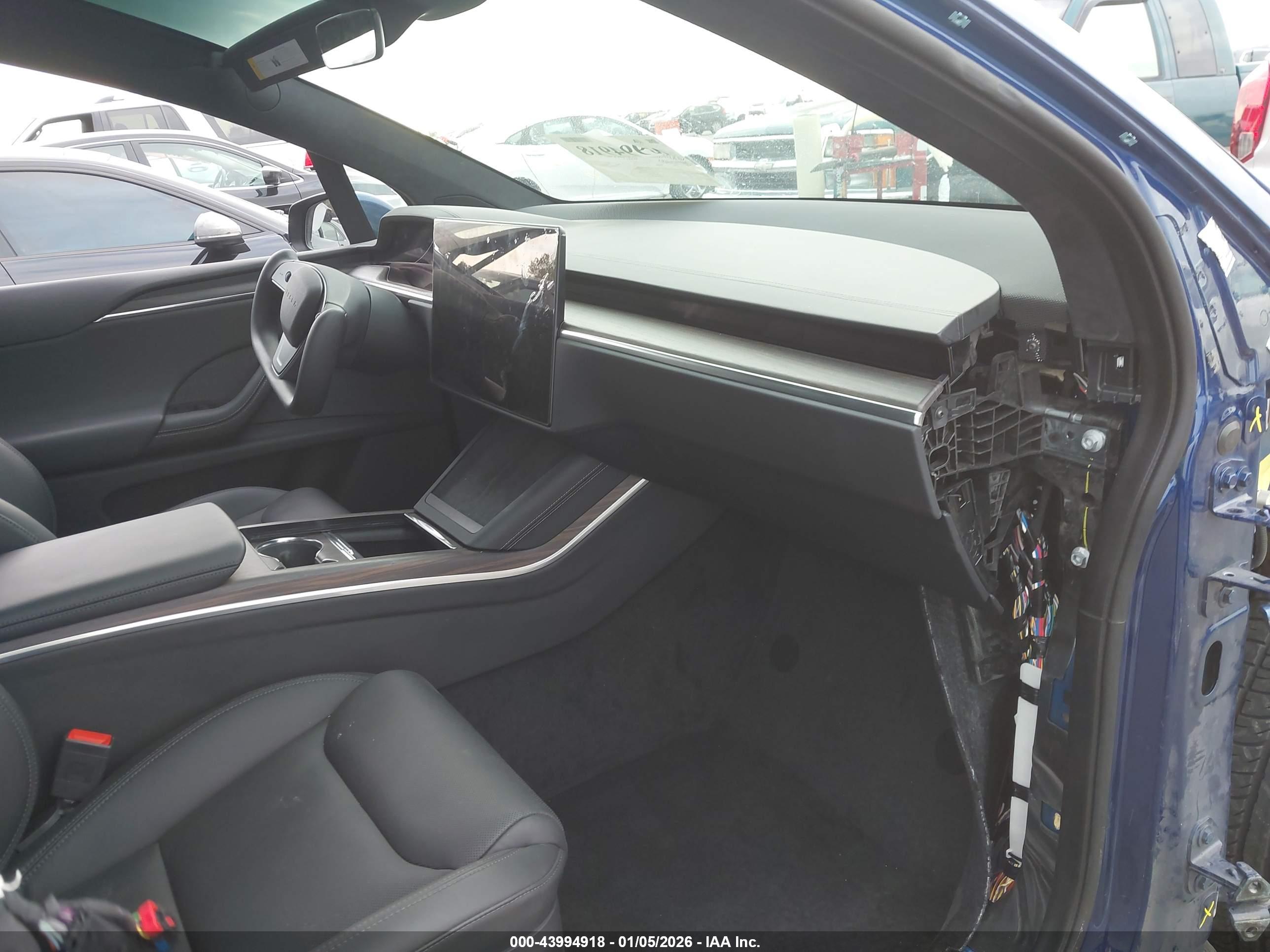 TESLA MODEL image 5