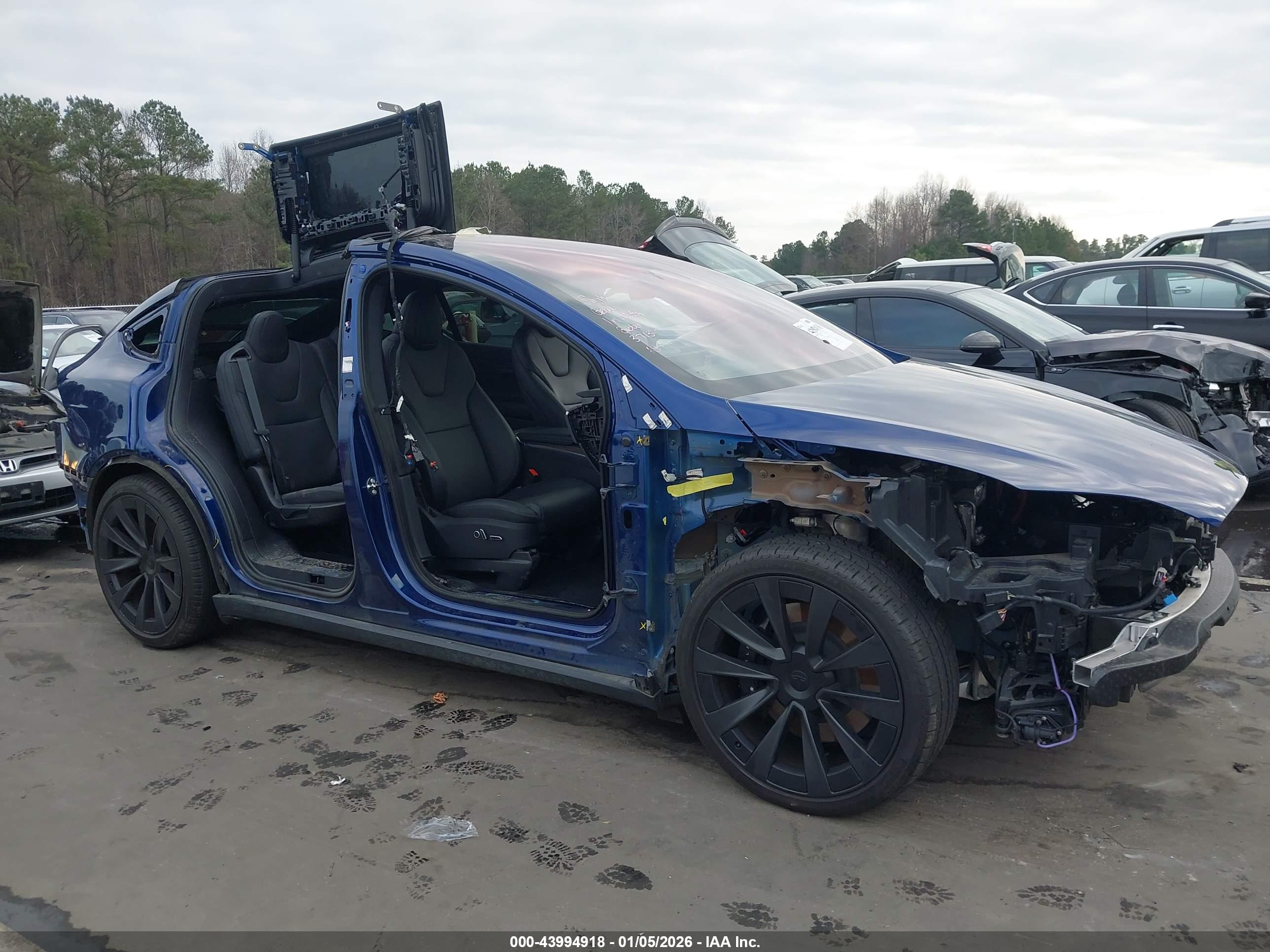 TESLA MODEL image 6