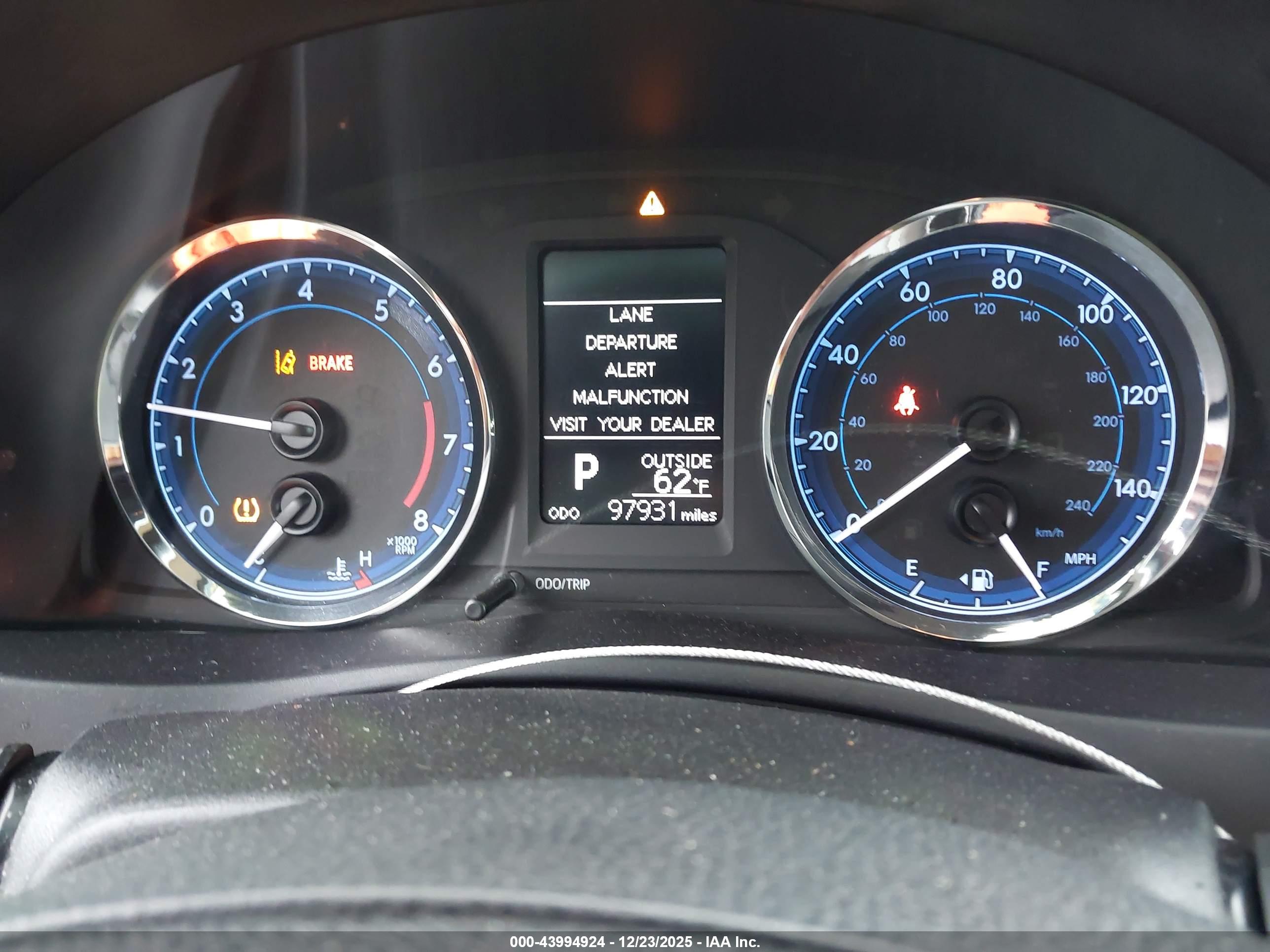 TOYOTA COROLLA image 7