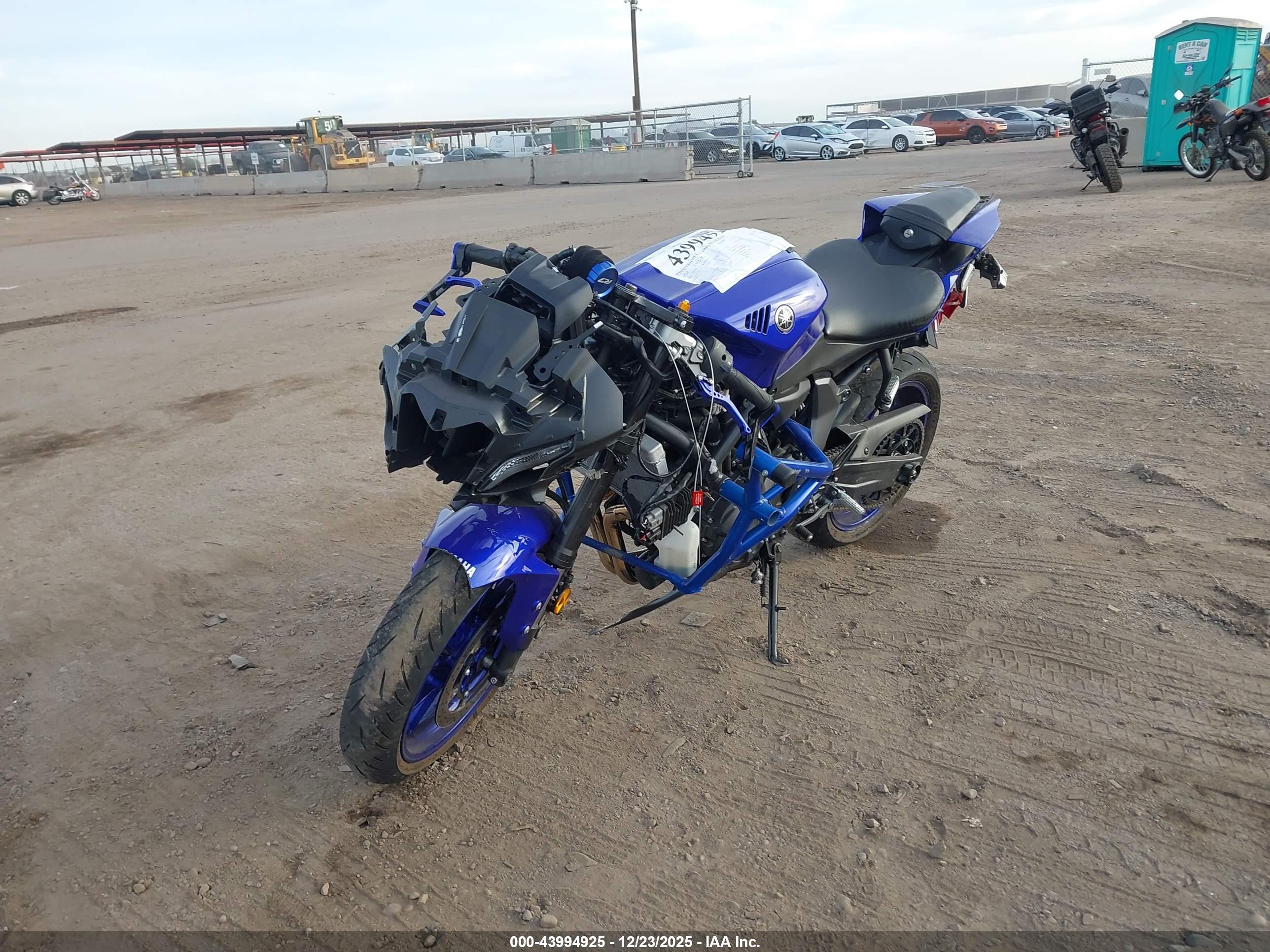 YAMAHA YZFR7 image 2