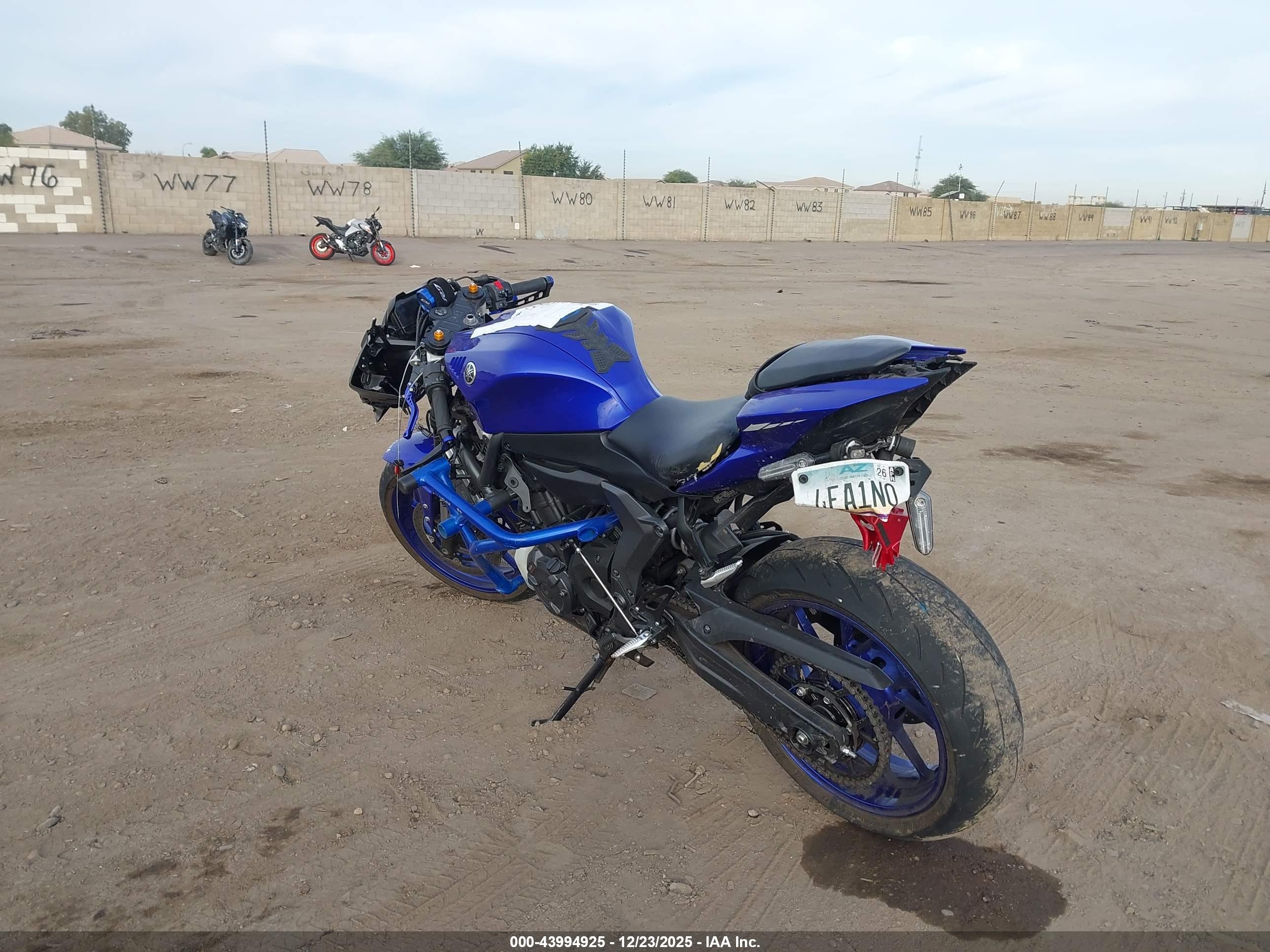 YAMAHA YZFR7 image 3