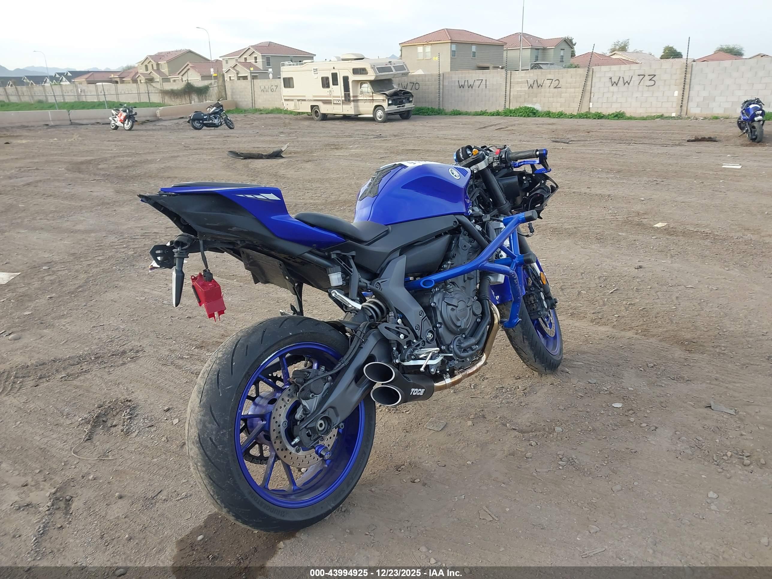 YAMAHA YZFR7 image 4