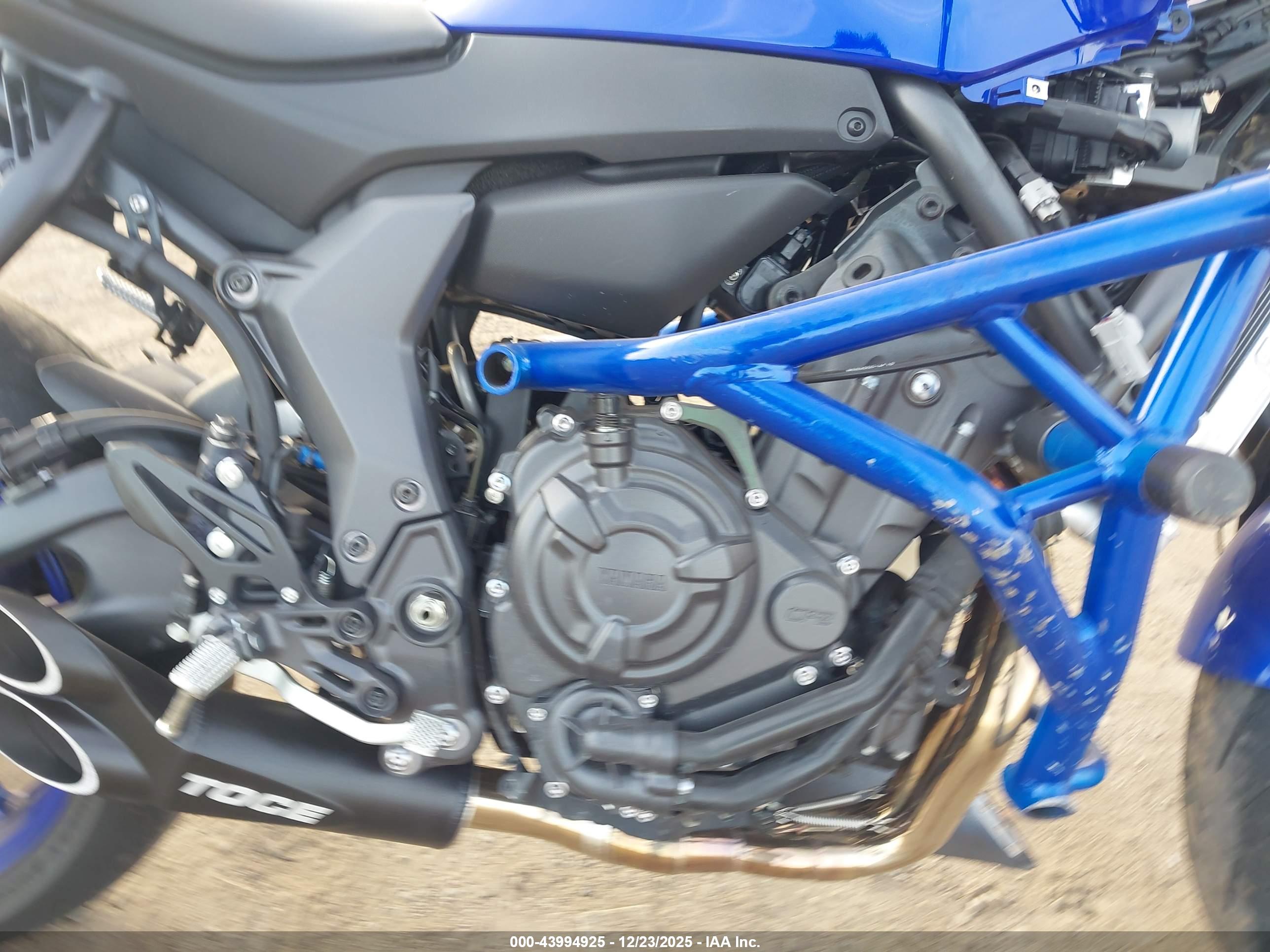 YAMAHA YZFR7 image 8
