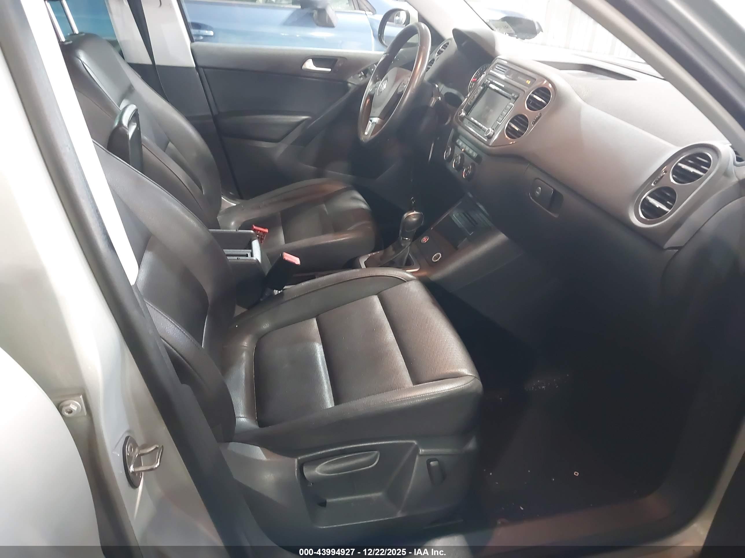 VOLKSWAGEN TIGUAN image 5