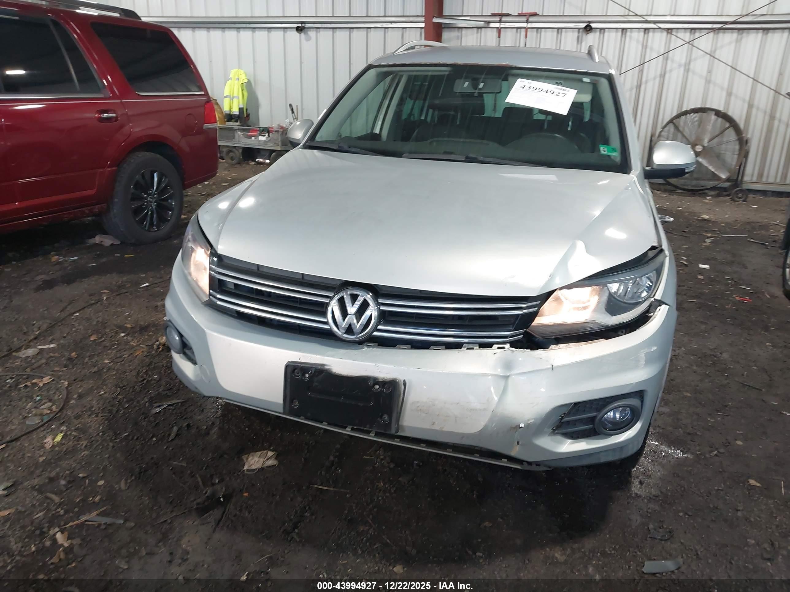 VOLKSWAGEN TIGUAN image 6