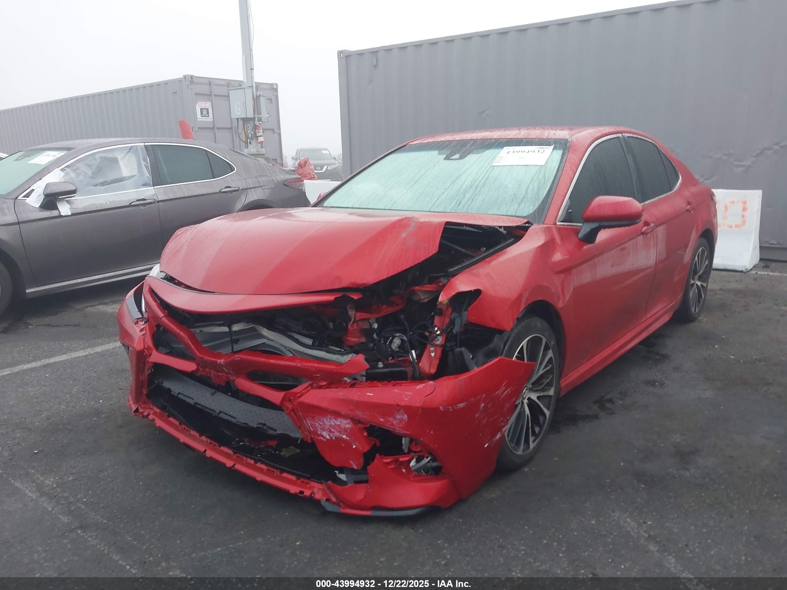 TOYOTA CAMRY image 2