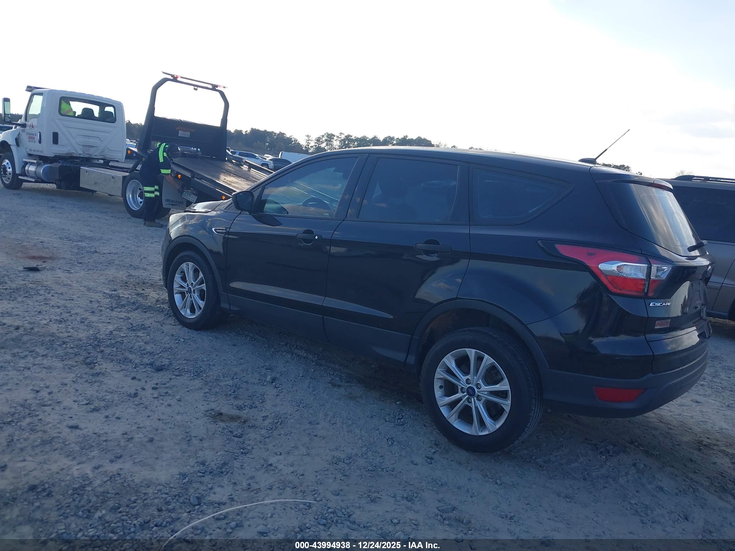 FORD ESCAPE image 3