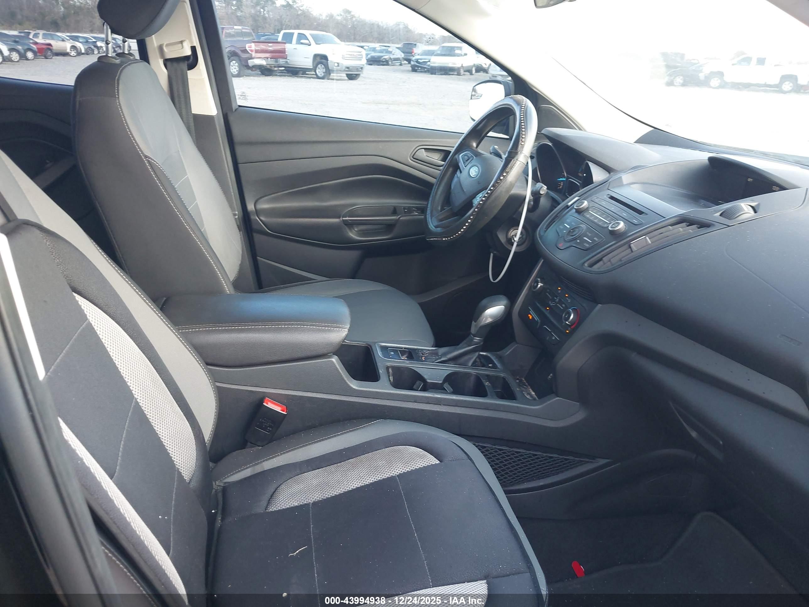 FORD ESCAPE image 5
