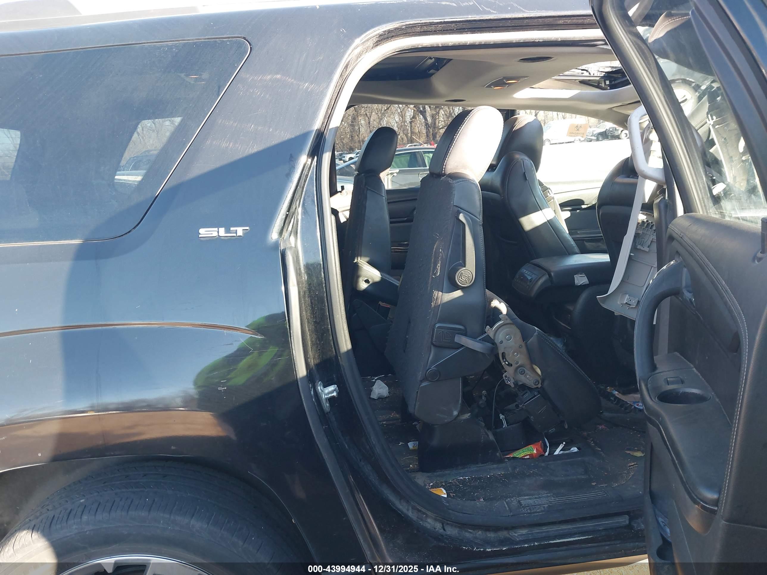 GMC ACADIA image 8