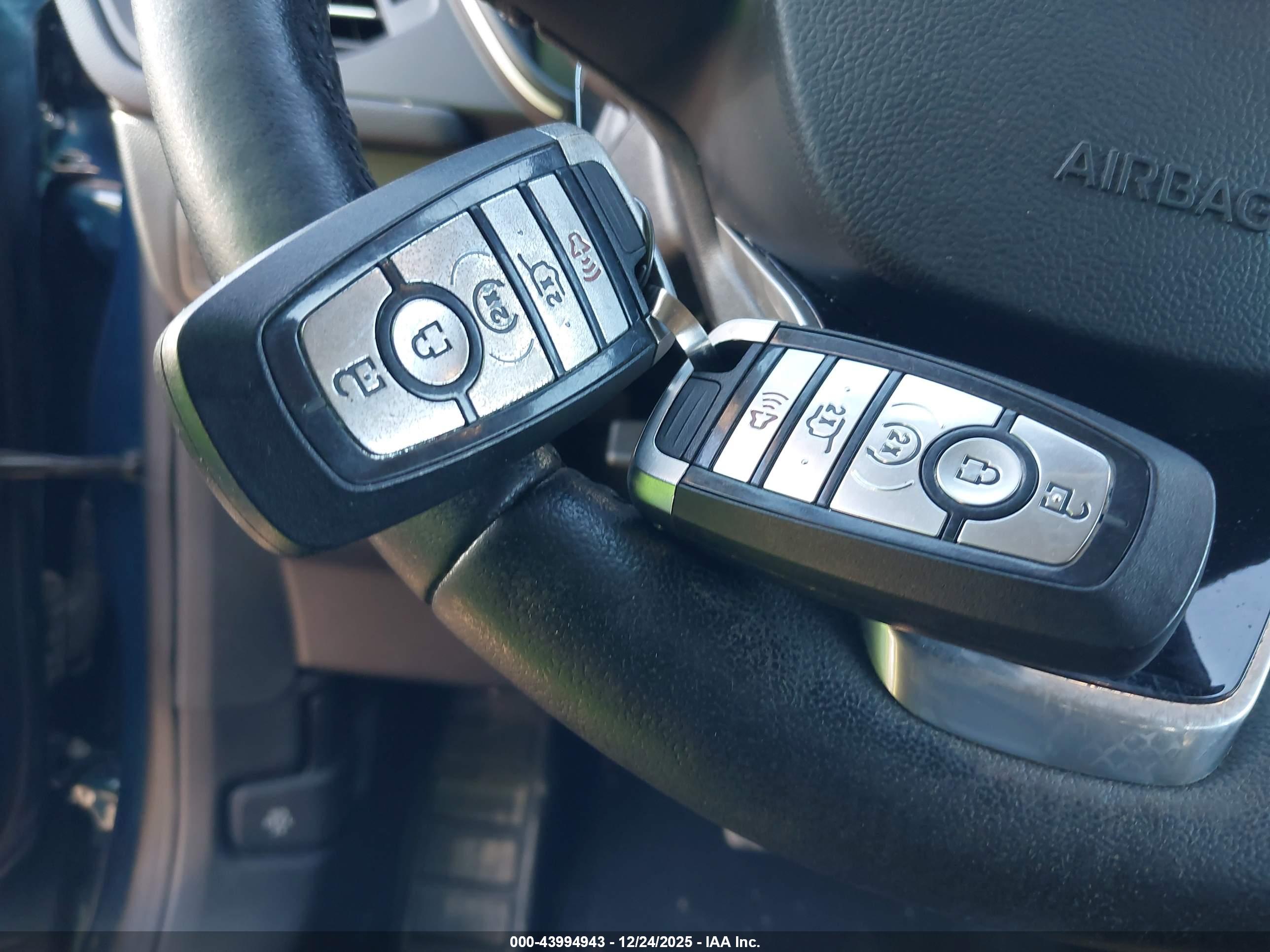 FORD ESCAPE image 11