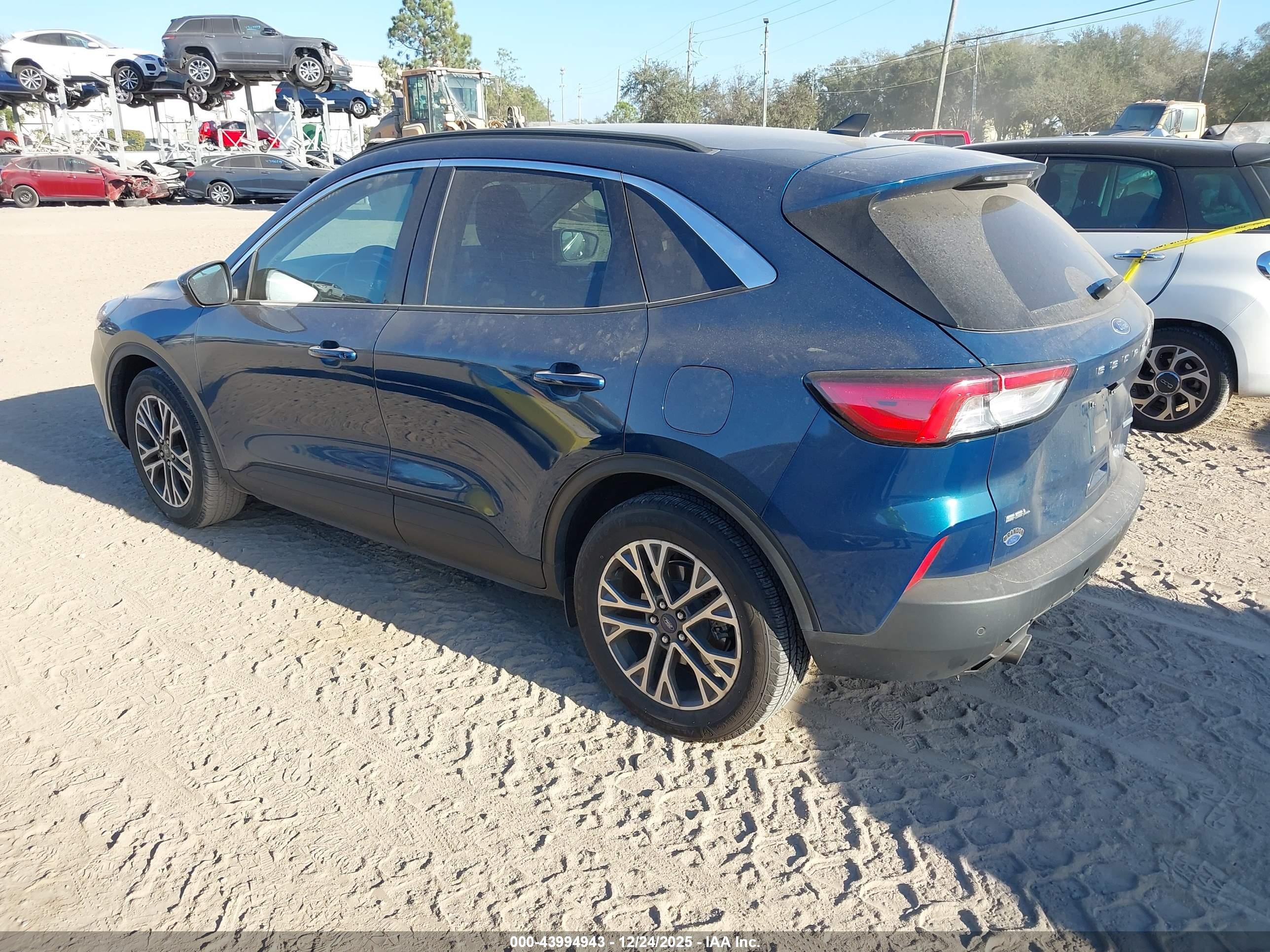 FORD ESCAPE image 3