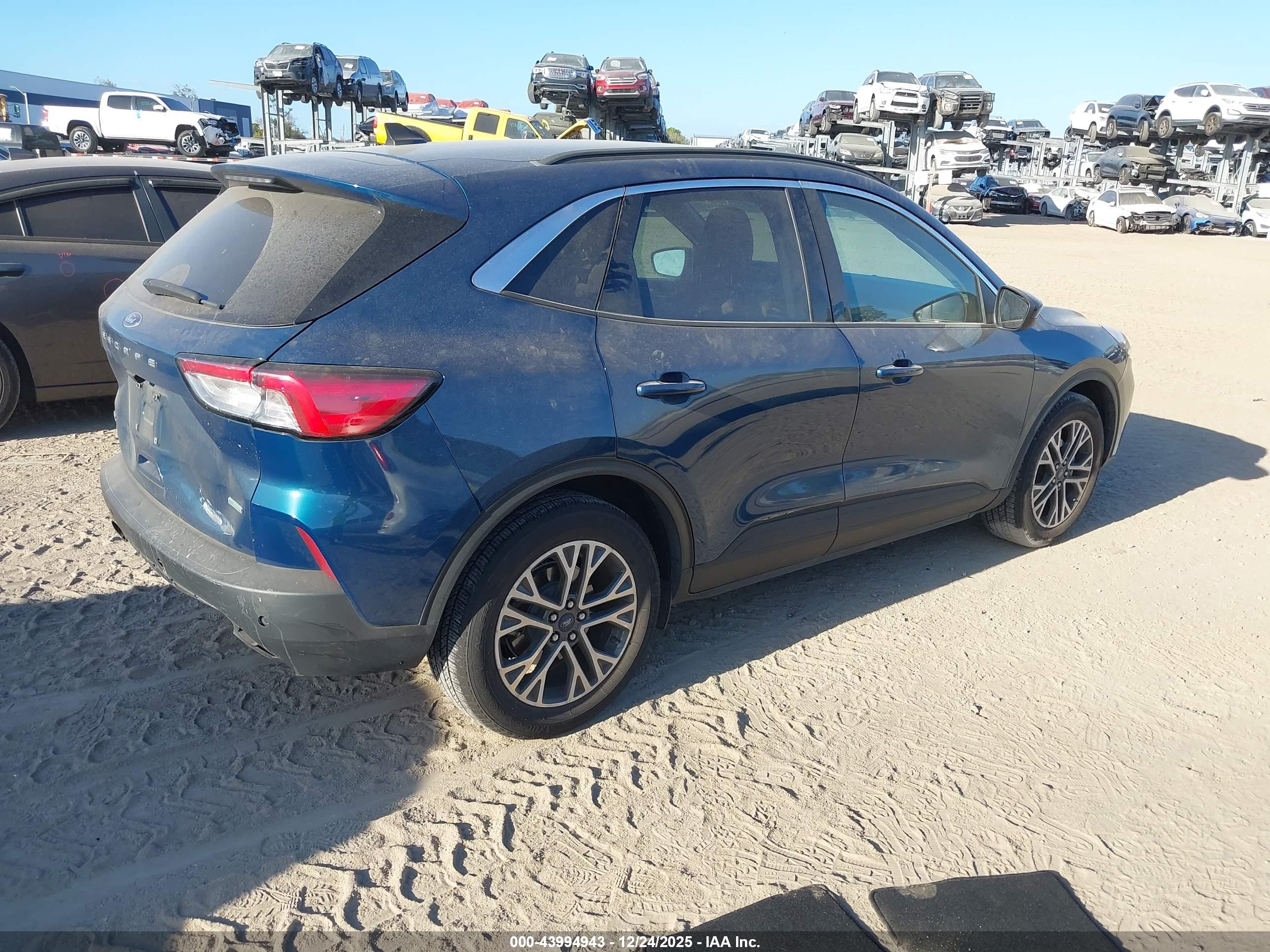 FORD ESCAPE image 4