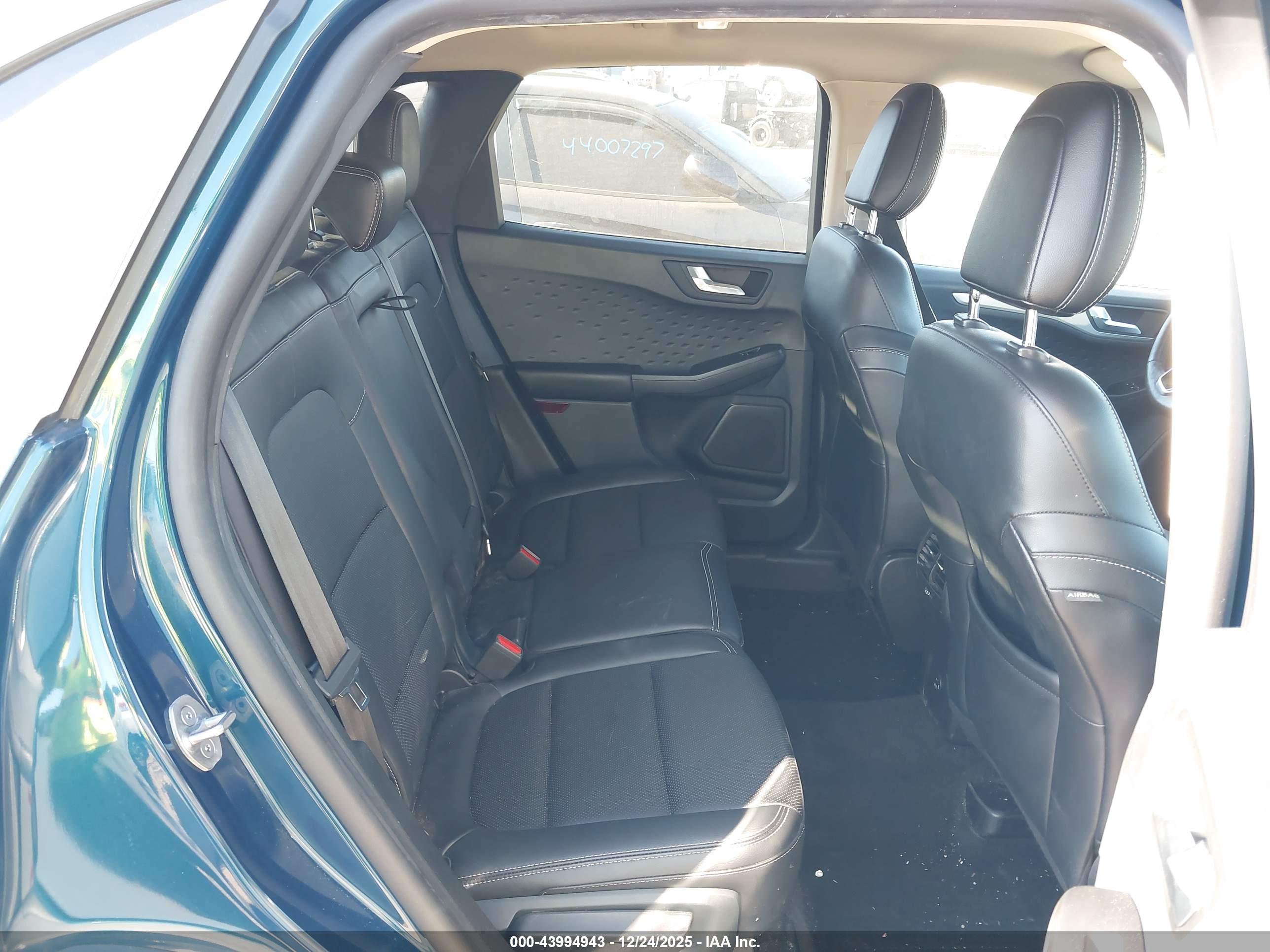 FORD ESCAPE image 8