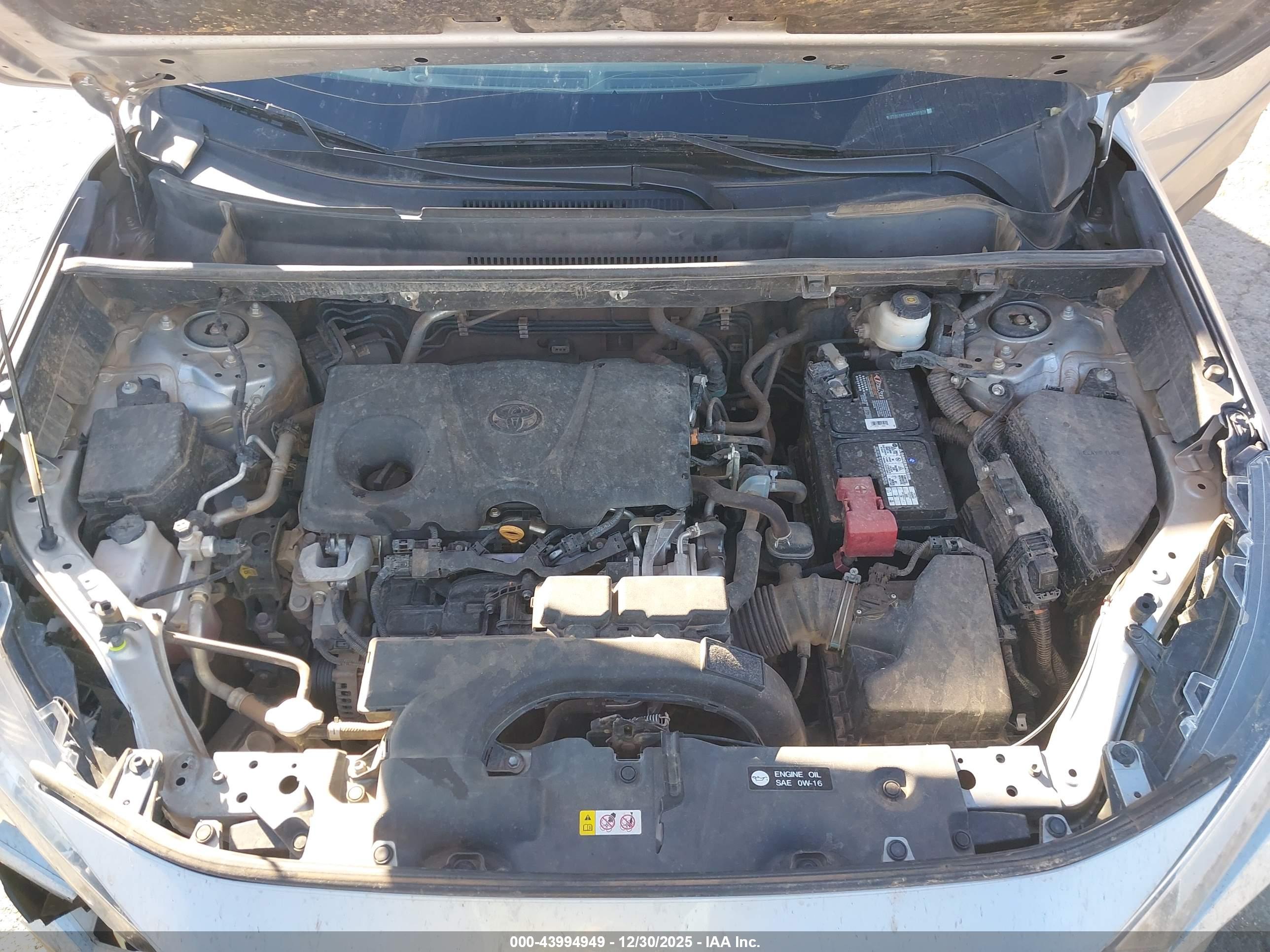 TOYOTA RAV4 image 10
