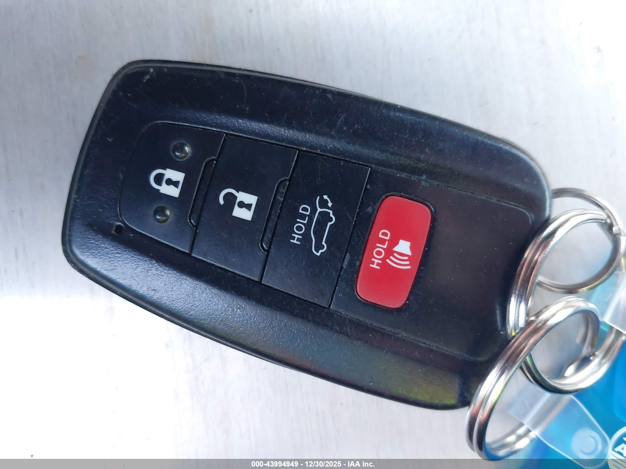 TOYOTA RAV4 image 11