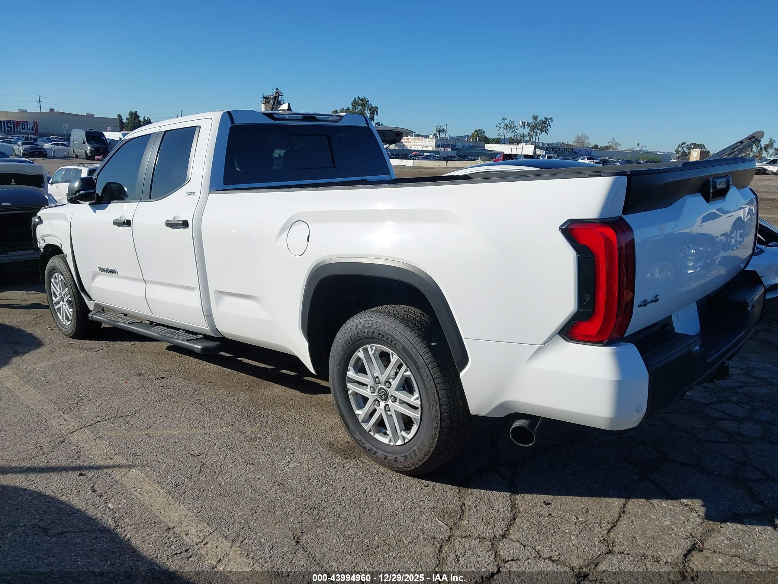 TOYOTA TUNDRA image 3