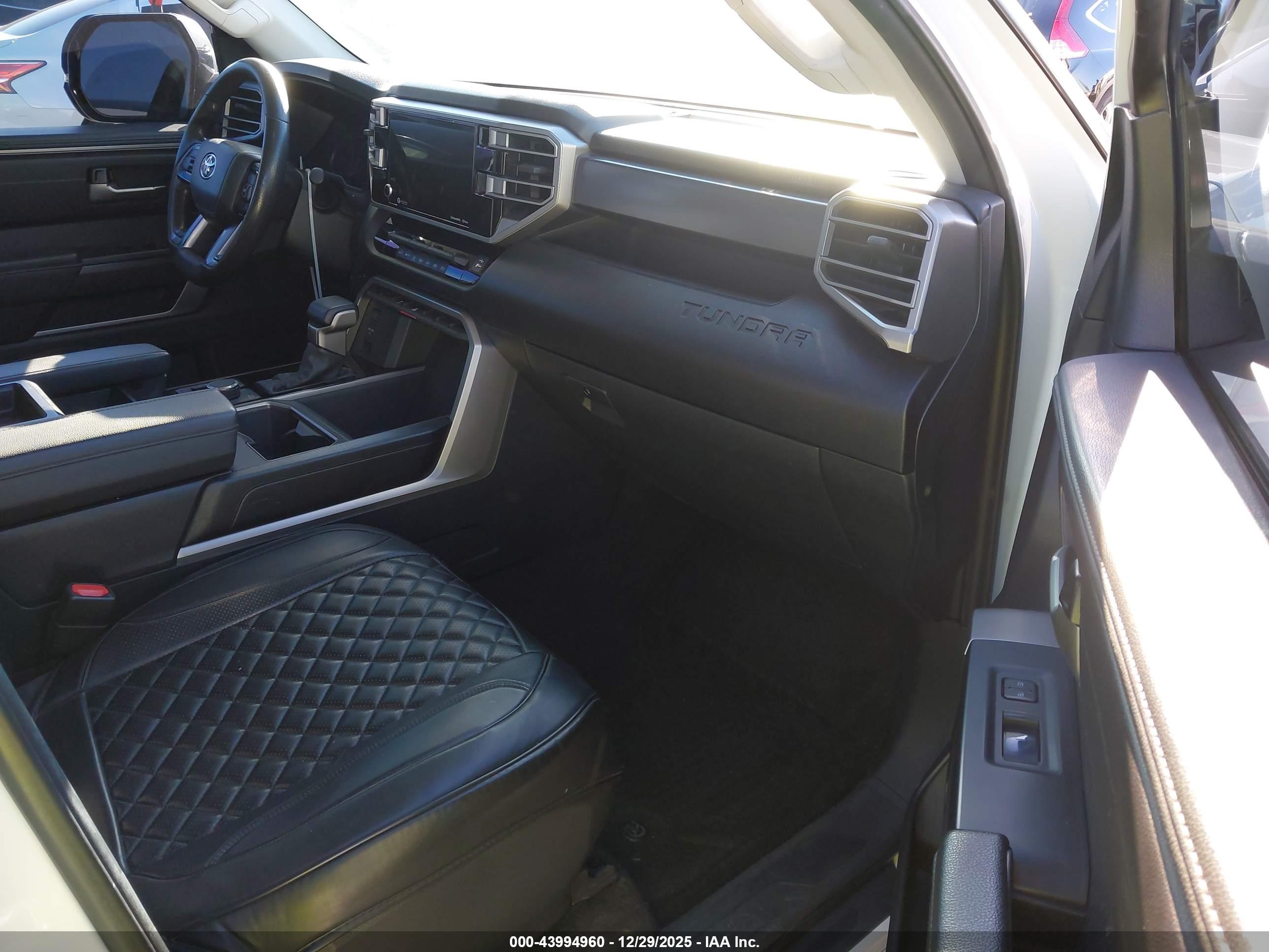 TOYOTA TUNDRA image 5