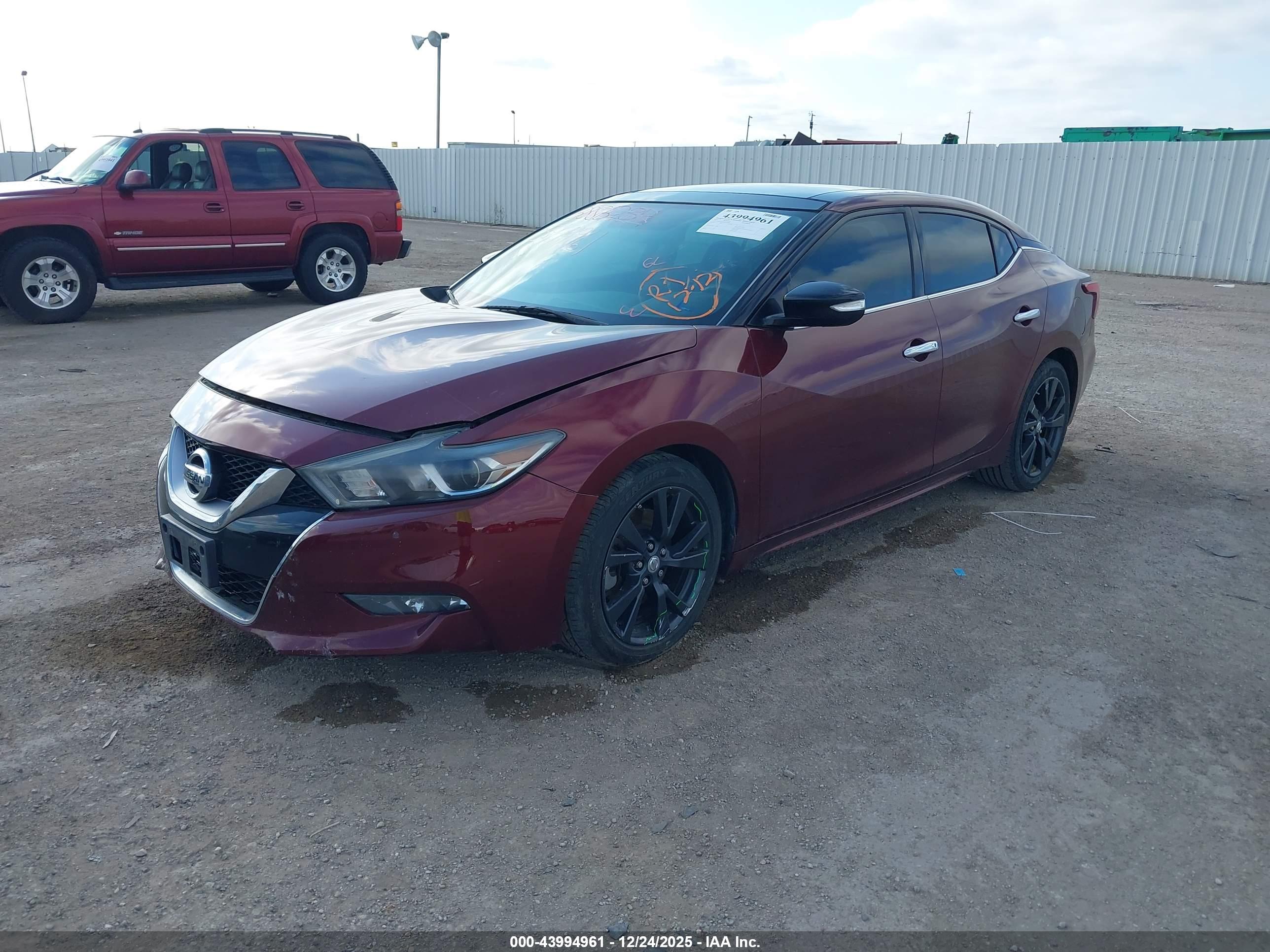 NISSAN MAXIMA image 2