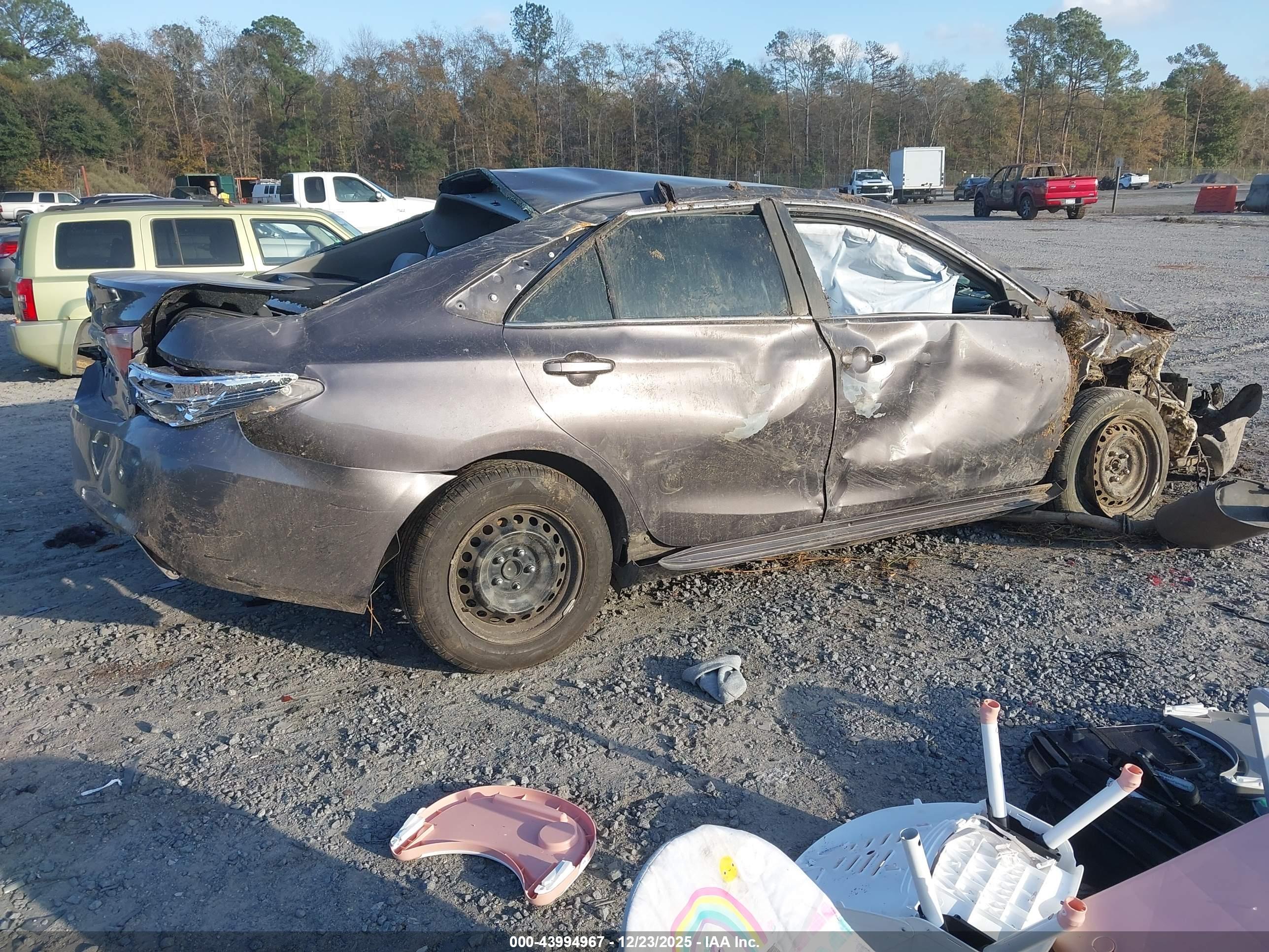 TOYOTA CAMRY image 4