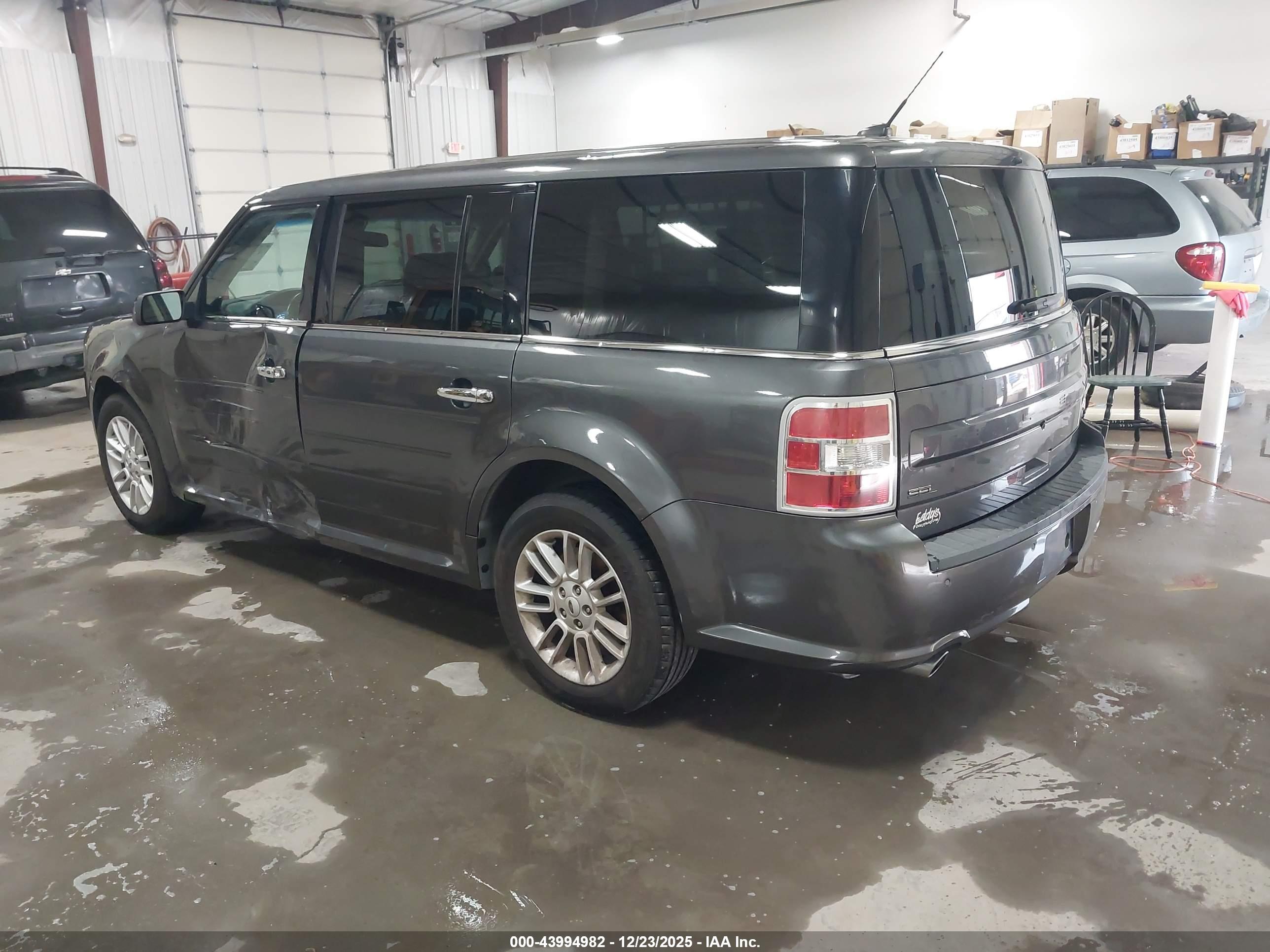 FORD FLEX image 3