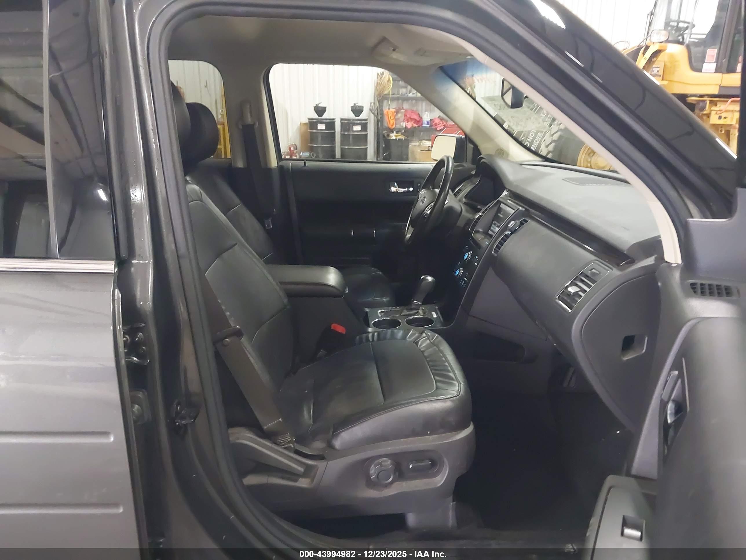 FORD FLEX image 5
