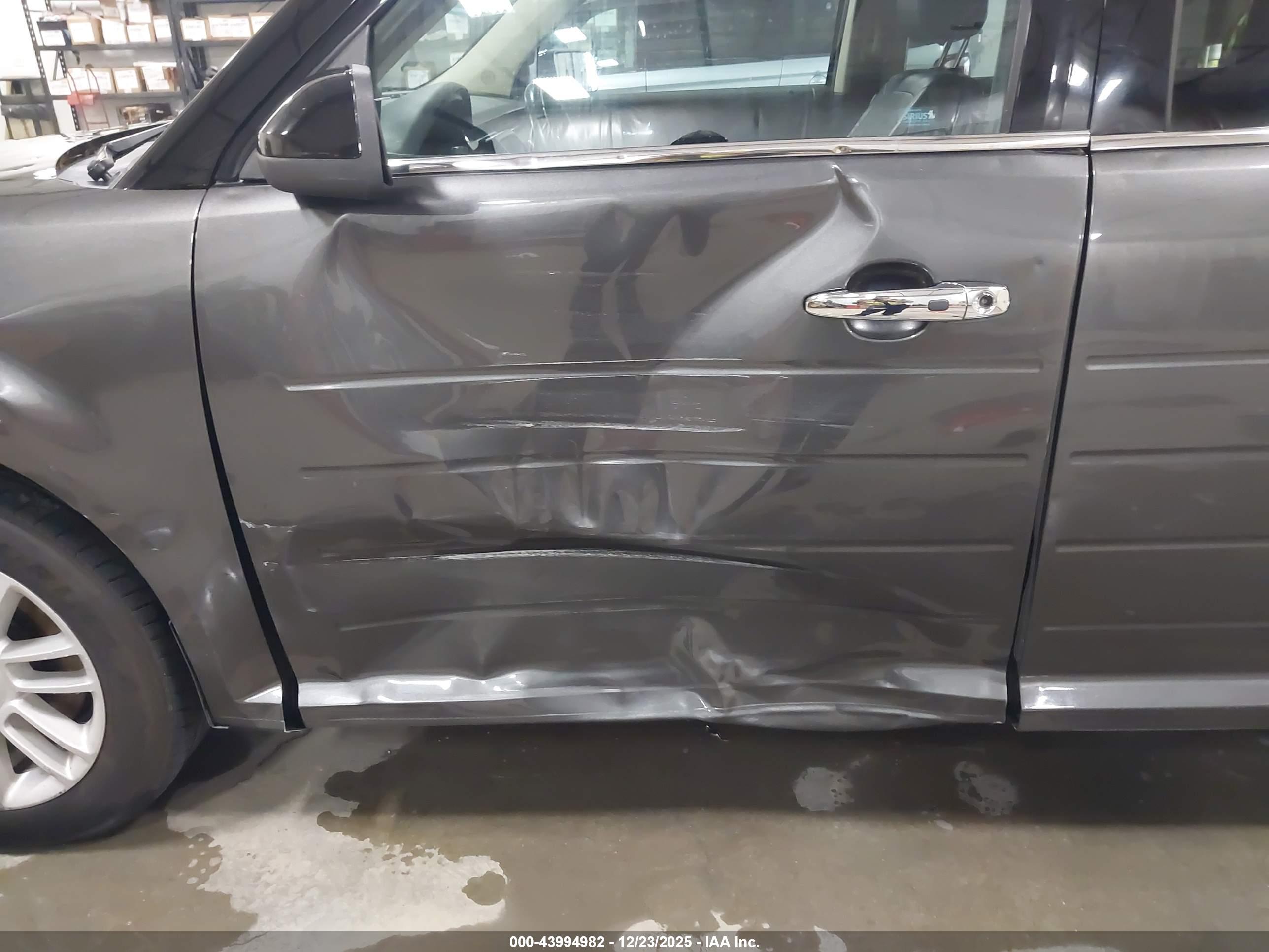 FORD FLEX image 6