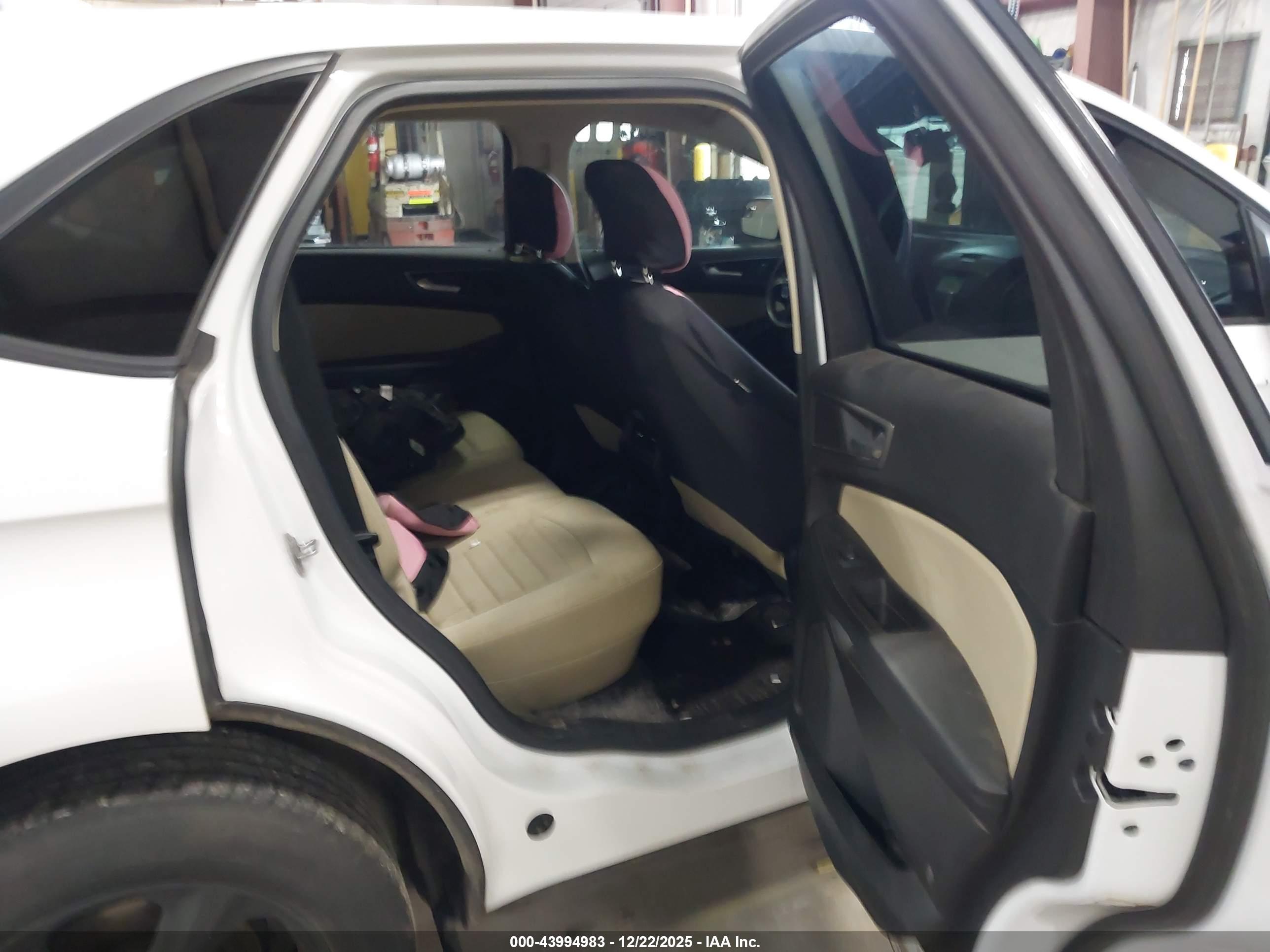 FORD EDGE image 8