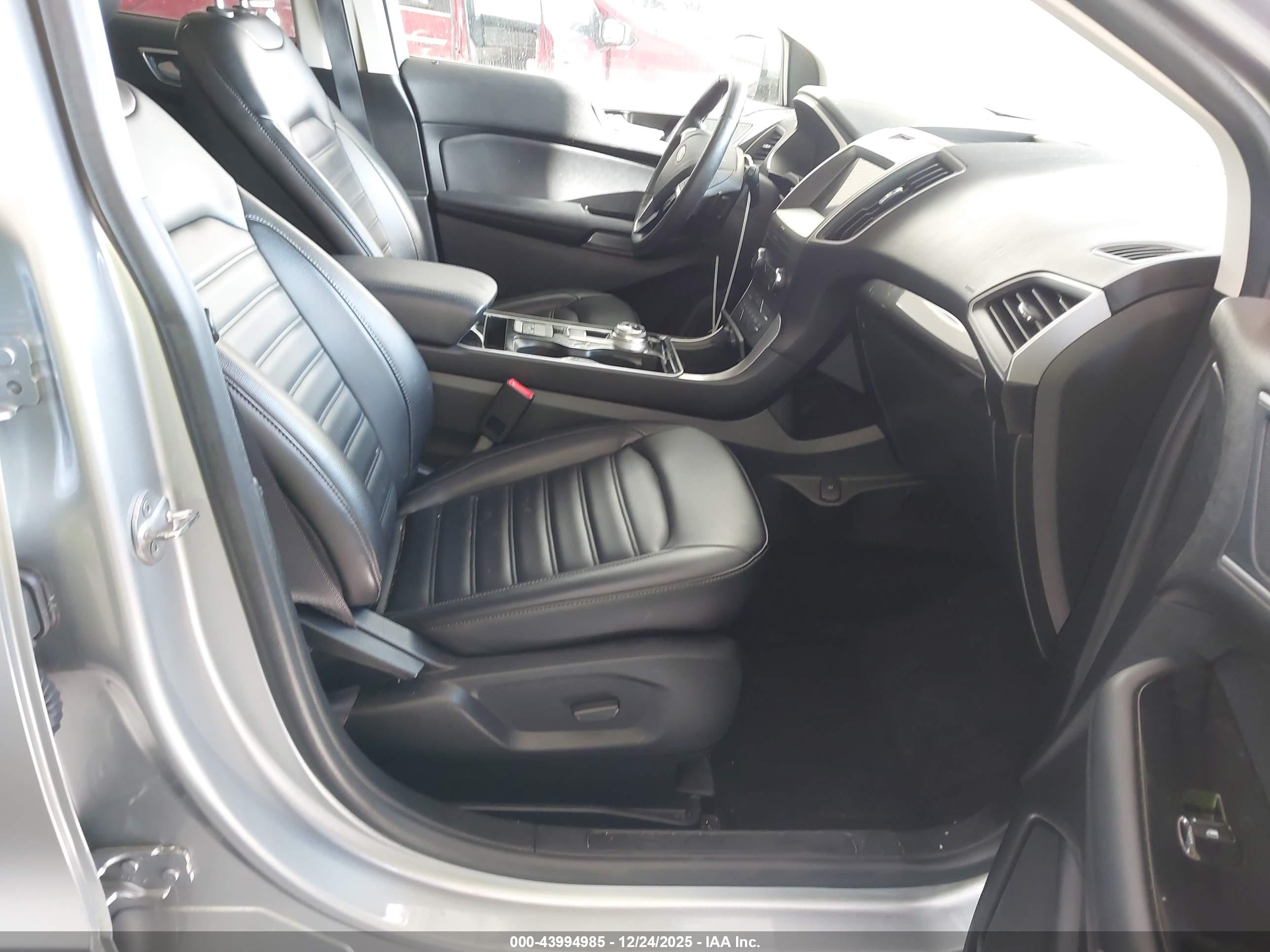 FORD EDGE image 5