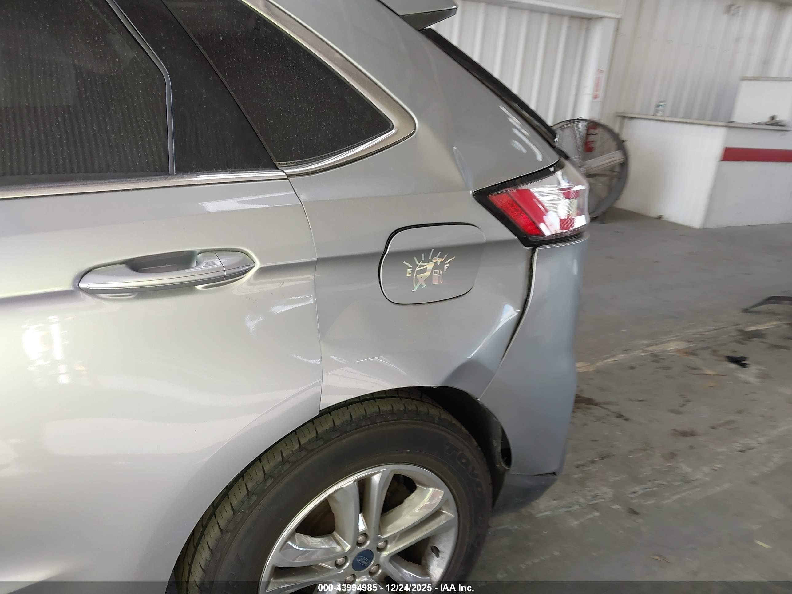 FORD EDGE image 6