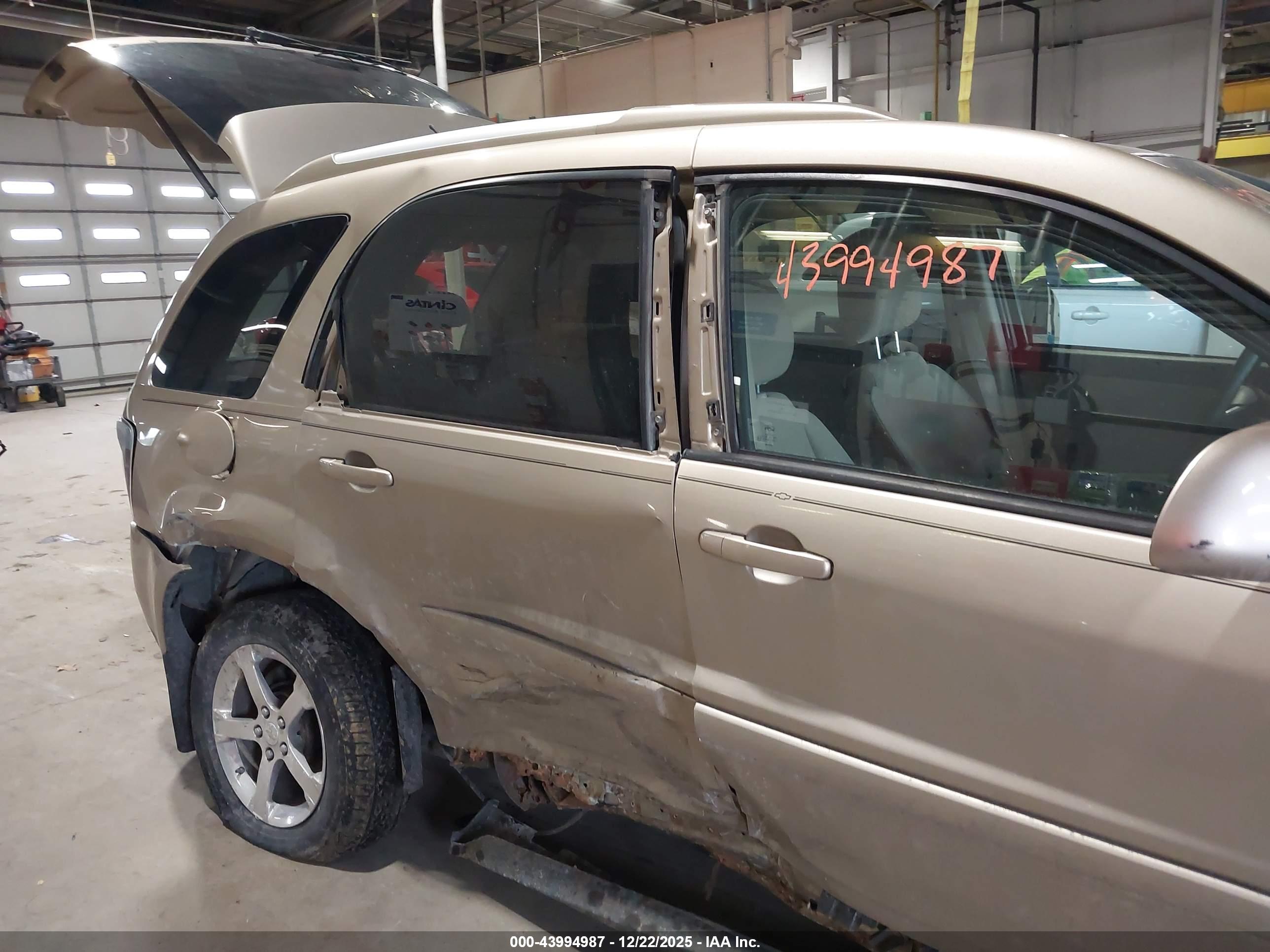 CHEVROLET EQUINOX image 6