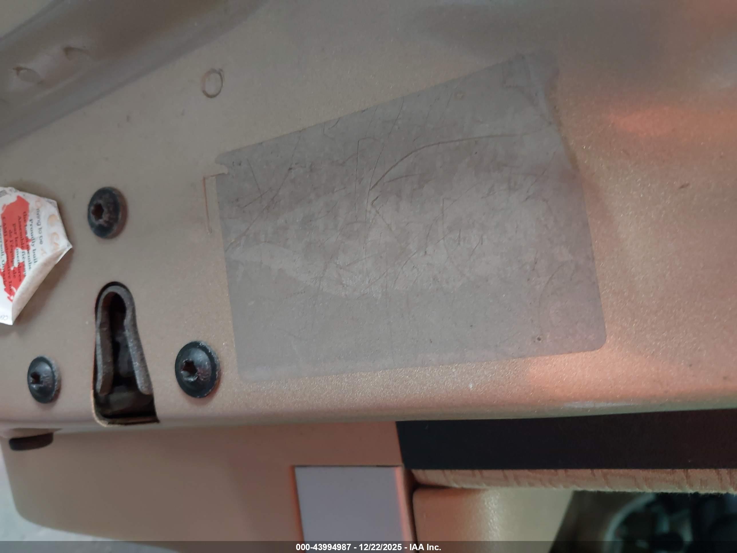 CHEVROLET EQUINOX image 9