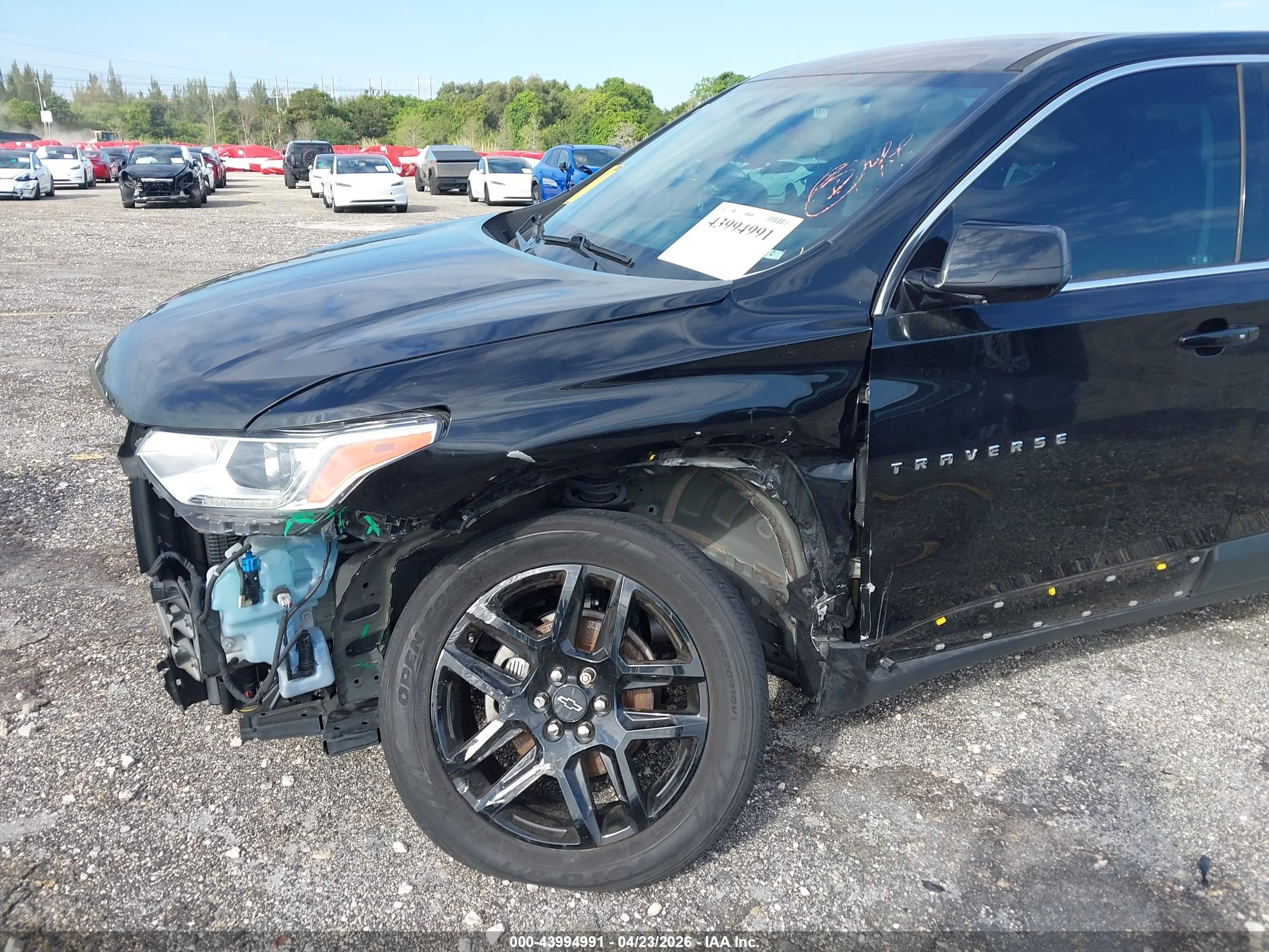 CHEVROLET TRAVERSE image 6