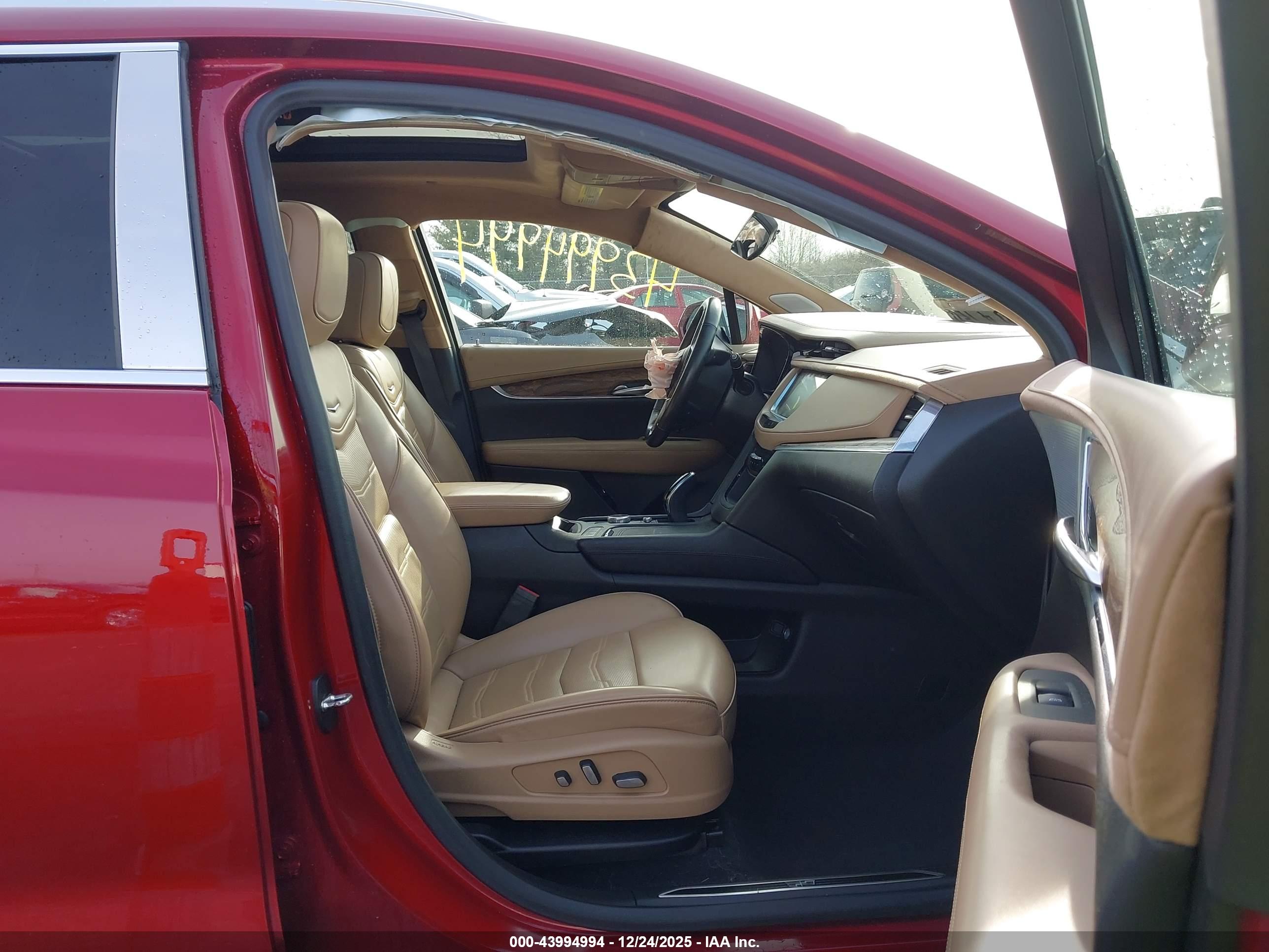 CADILLAC XT5 image 5
