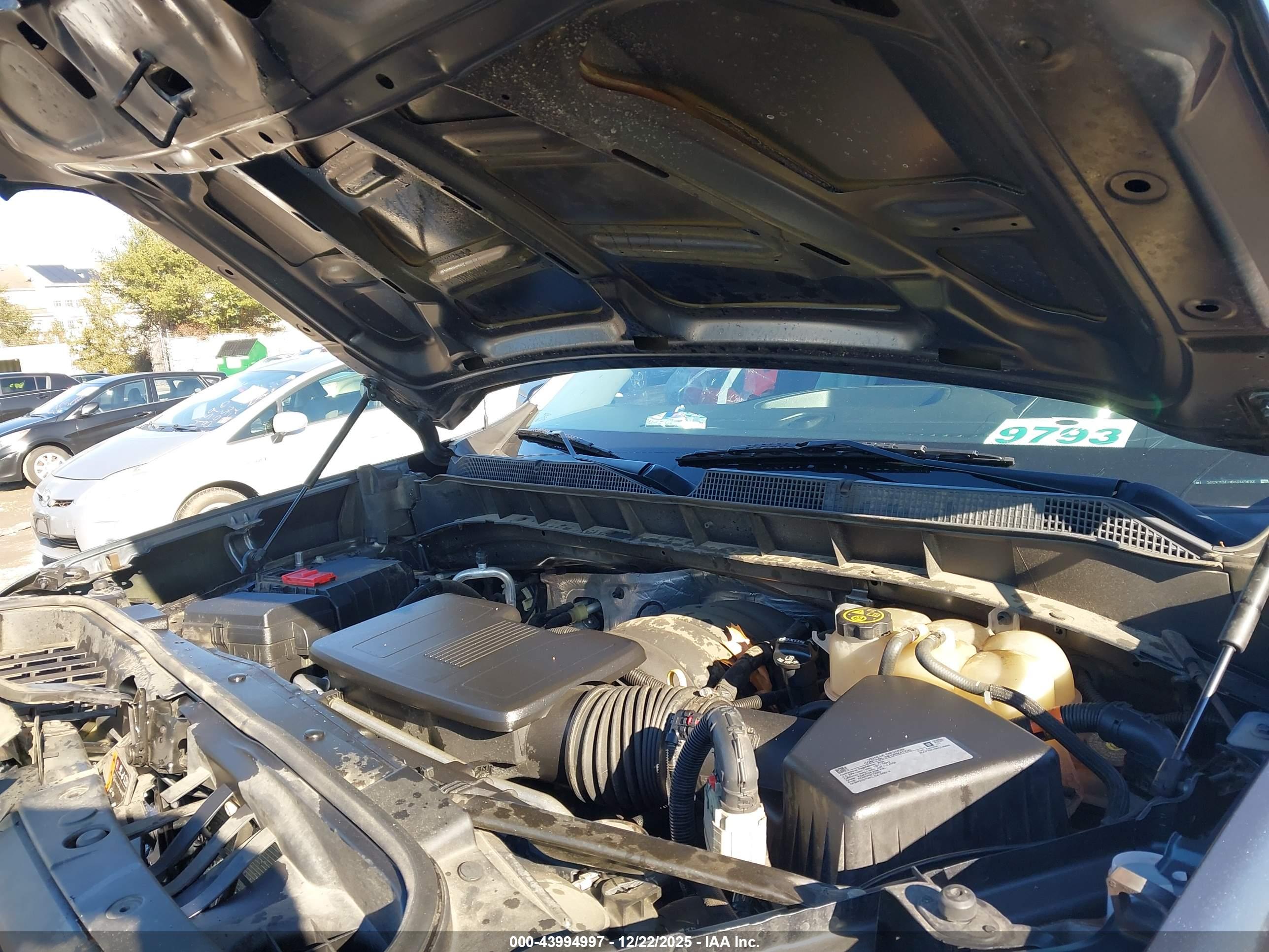 CHEVROLET SILVERADO image 10