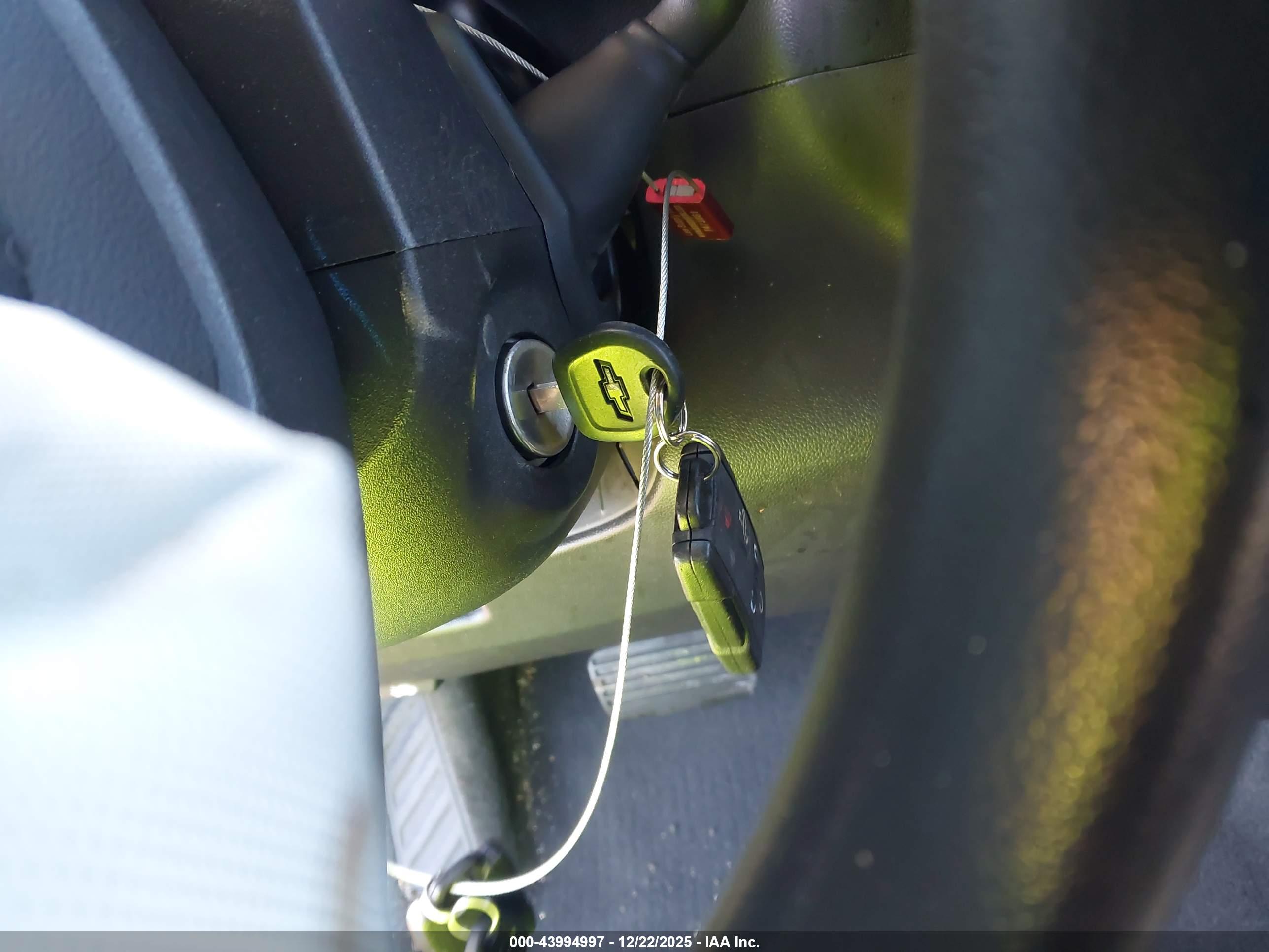 CHEVROLET SILVERADO image 11