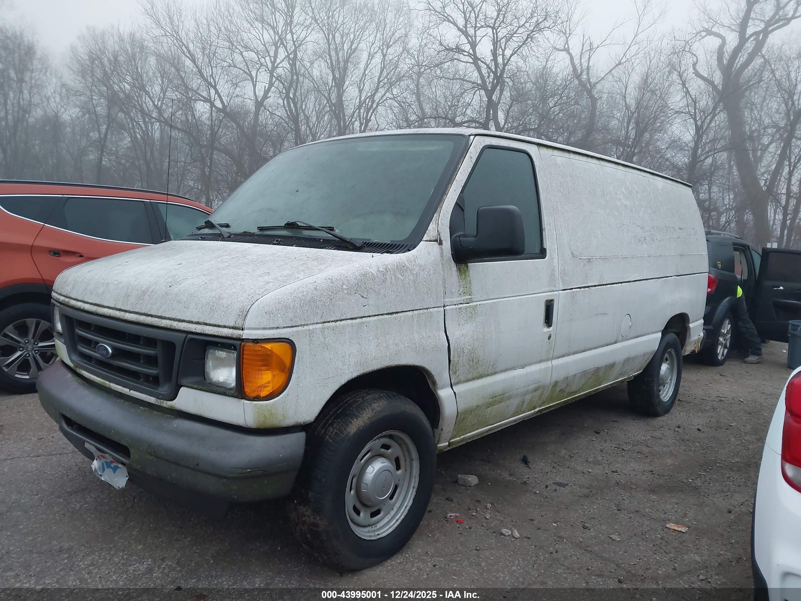 FORD E-150 image 2
