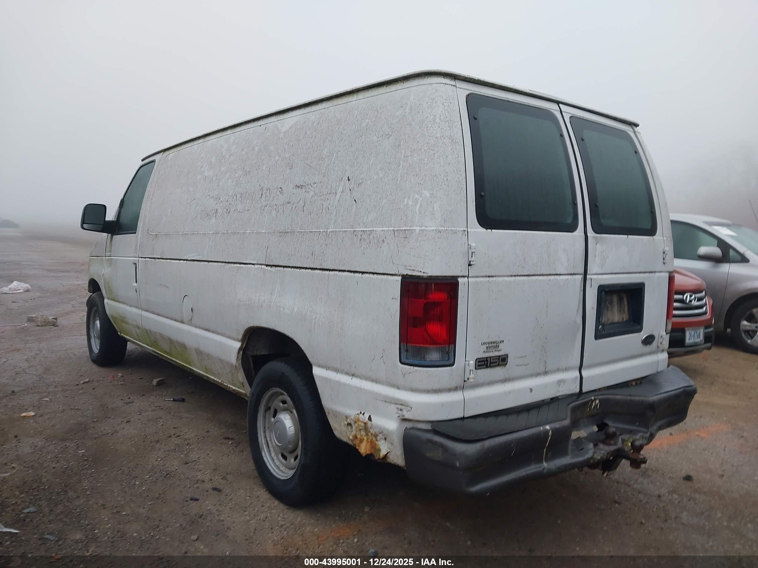 FORD E-150 image 3