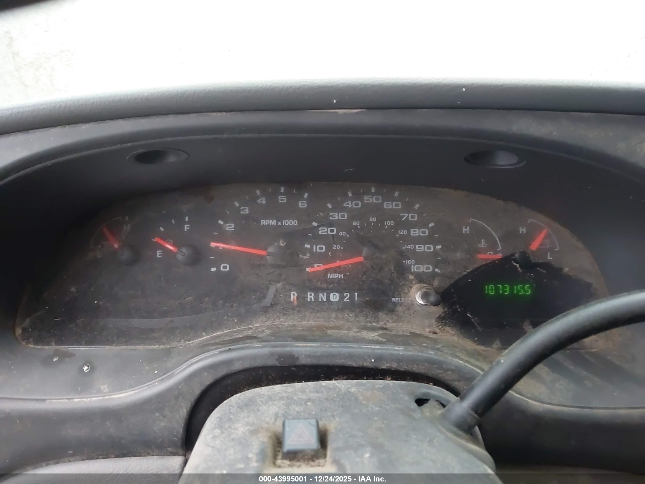 FORD E-150 image 7