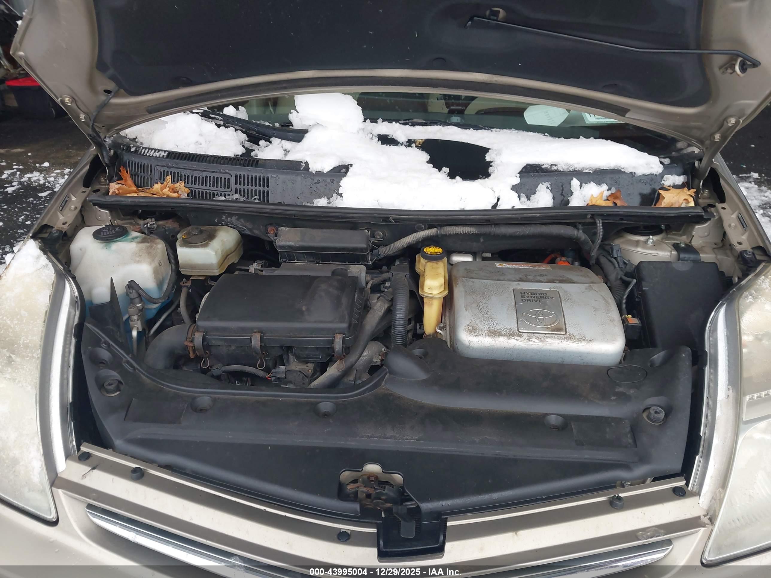 TOYOTA PRIUS image 10