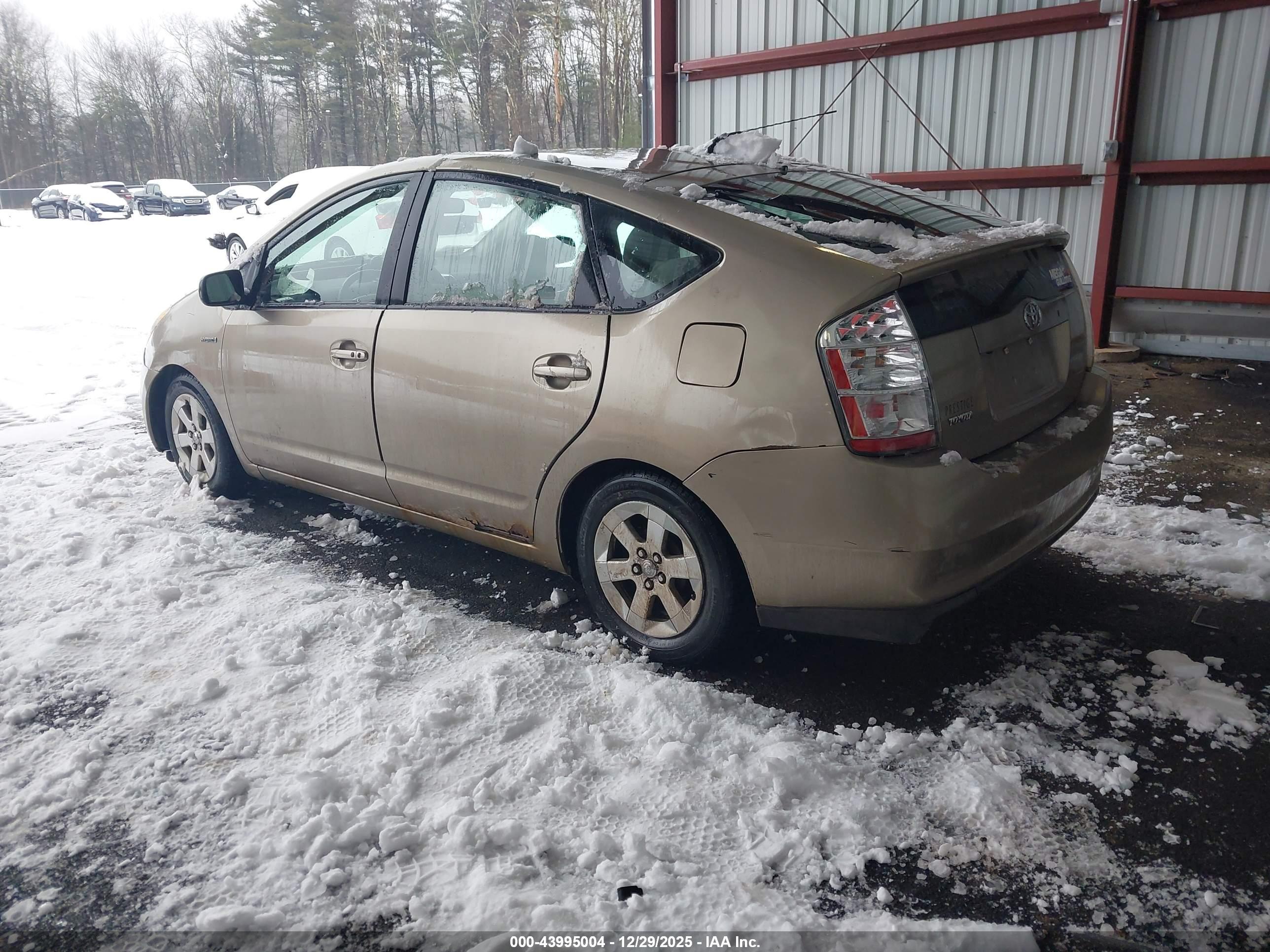 TOYOTA PRIUS image 3